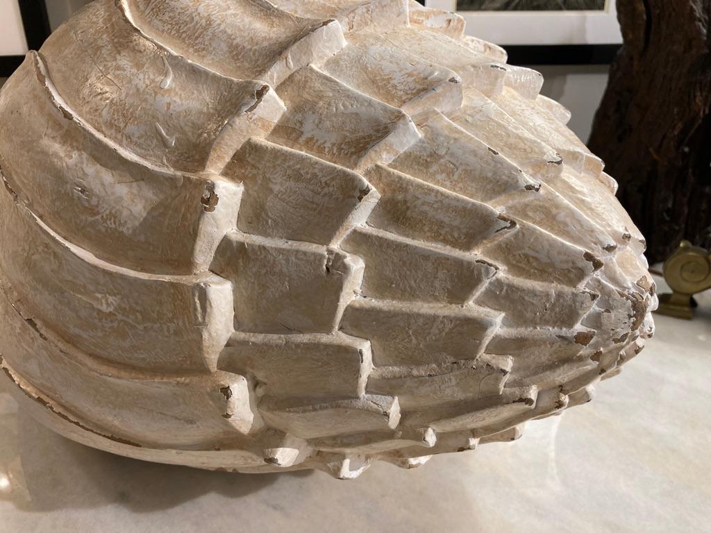 Italienische, monumentale geschnitzte, bemalte Muschel aus Holz, Mid-Century im Angebot 9