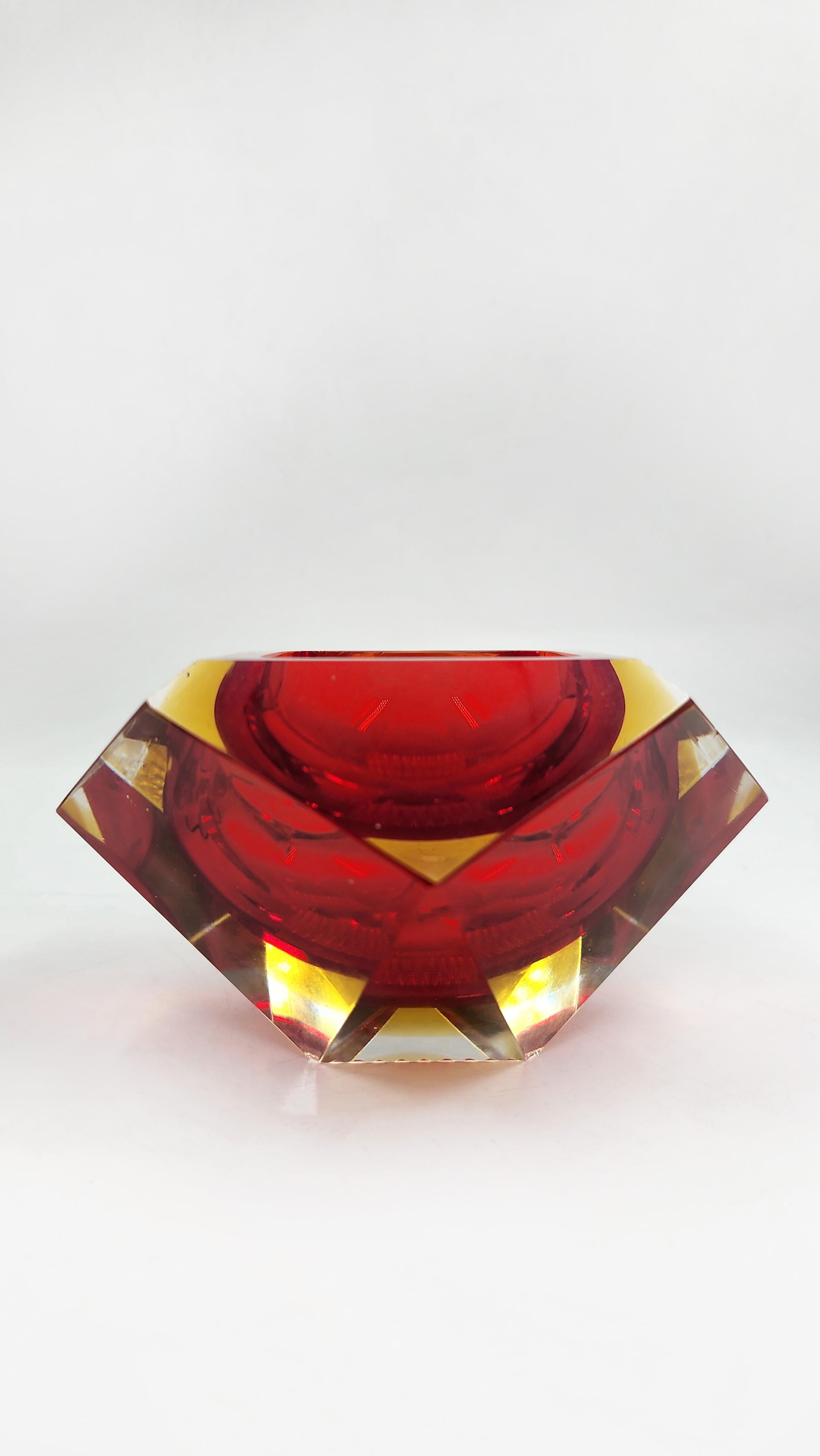 Mid-Century moderno Italian Mid-Century Murano Bowl by Flavio Poli, 1970's in vendita