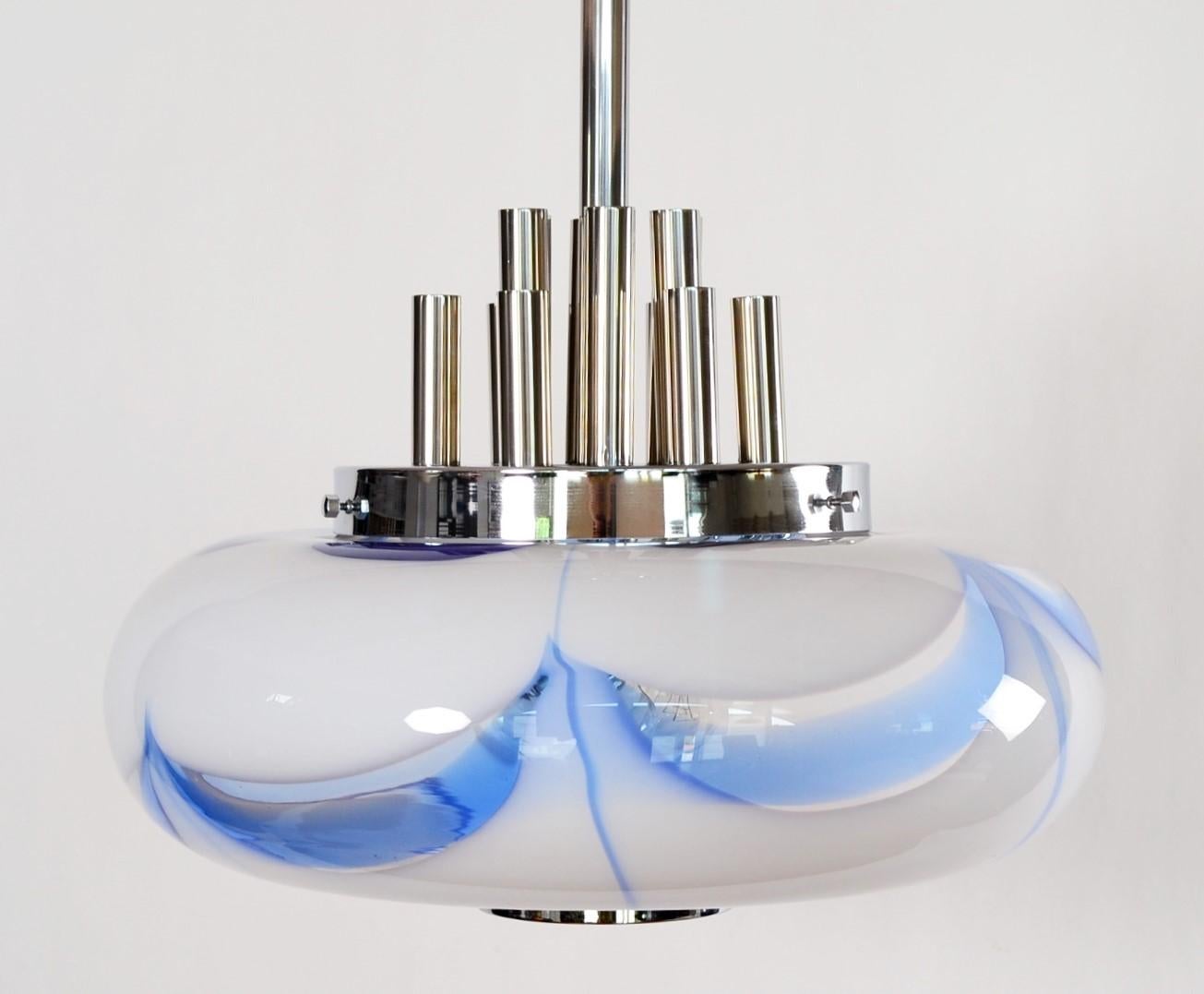 Italian Midcentury Murano Glass and Chrome Extra Large Ceiling Pendant, 1970s In Good Condition In Morazzone, Varese