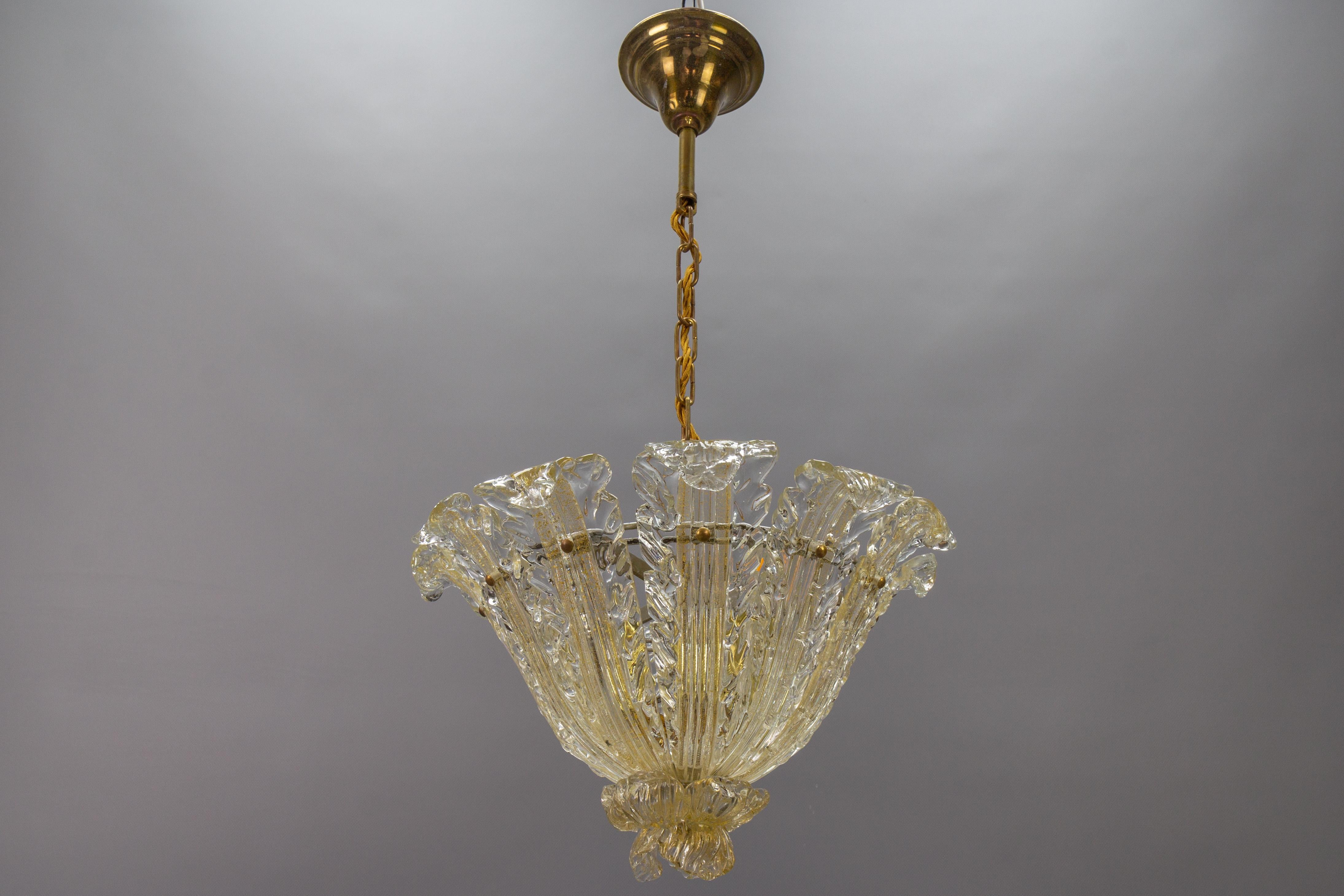 Italian Mid-Century Murano Glass Gold Inclusion Foliage Pendant Light, 1950s In Good Condition For Sale In Barntrup, DE