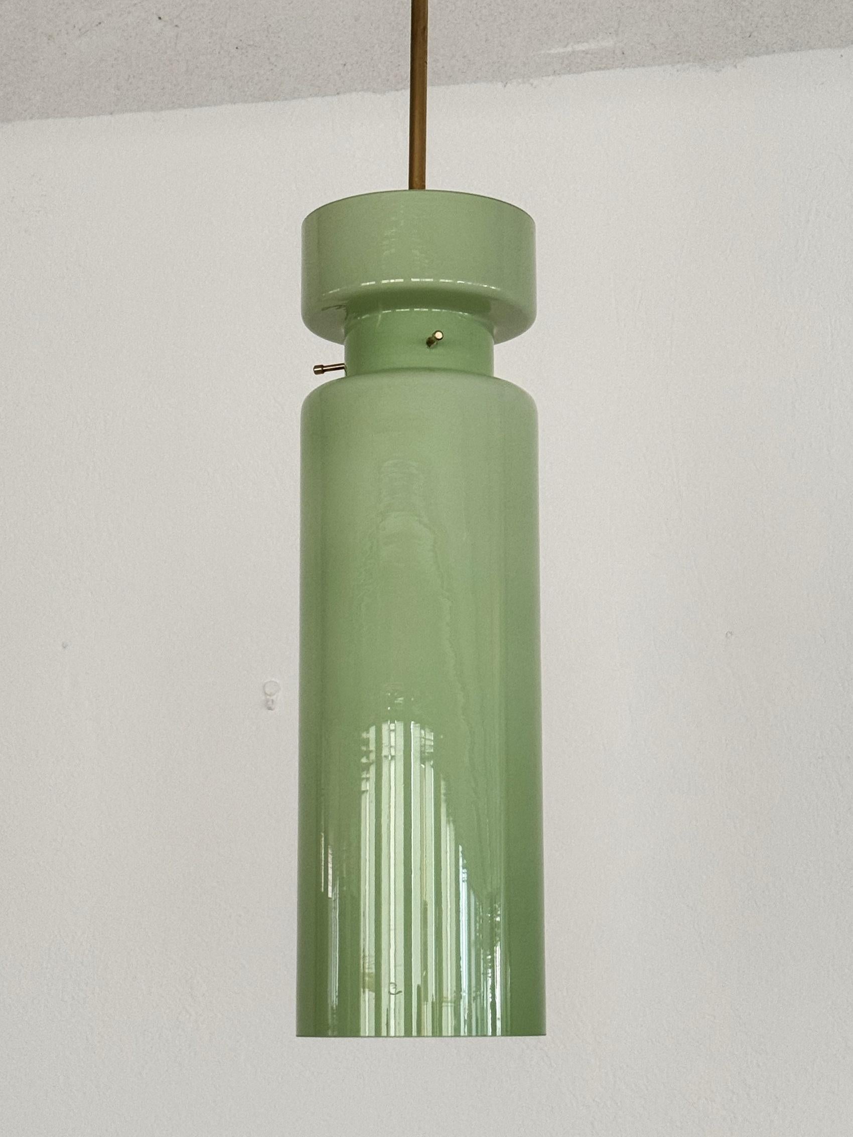 Mid-Century Modern Italian Mid-Century Murano Glass Pendant Light in Kiwi Green by Vistosi, 1980s For Sale