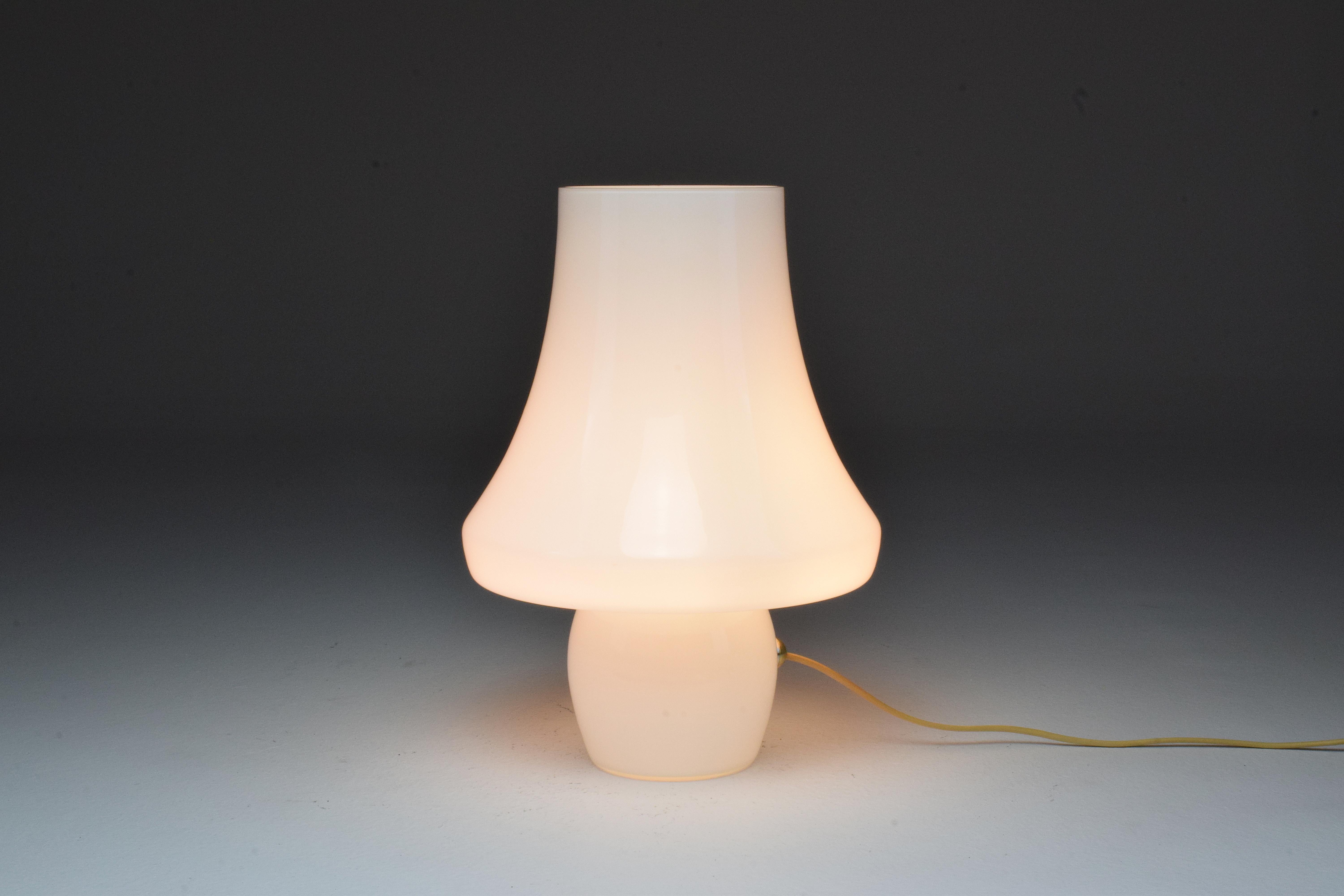 Italian Midcentury Murano Glass Table Lamp by Carlo Nason 9