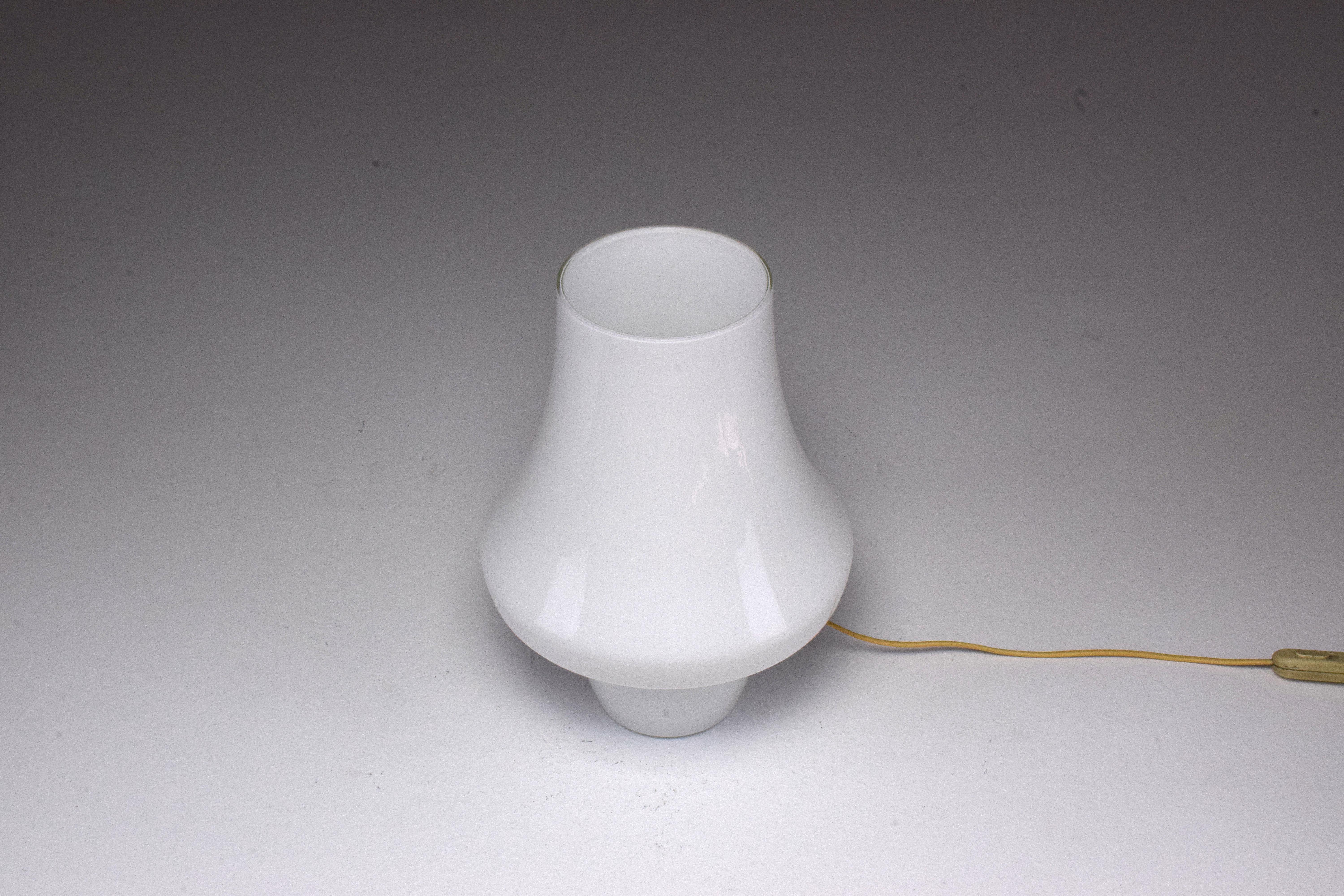 Italian Midcentury Murano Glass Table Lamp by Carlo Nason 11