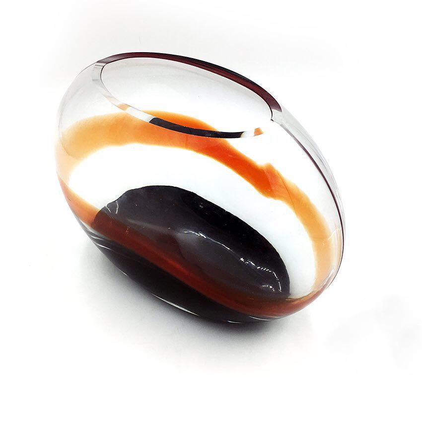 Italian midcentury Murano glass vase by Nason, 1950s
Vase in Murano glass colored in black and orange, with a wonderful workmanship signed Nason.

Perfect conditions.
Measures: 26 x 10 x 23 H cm.