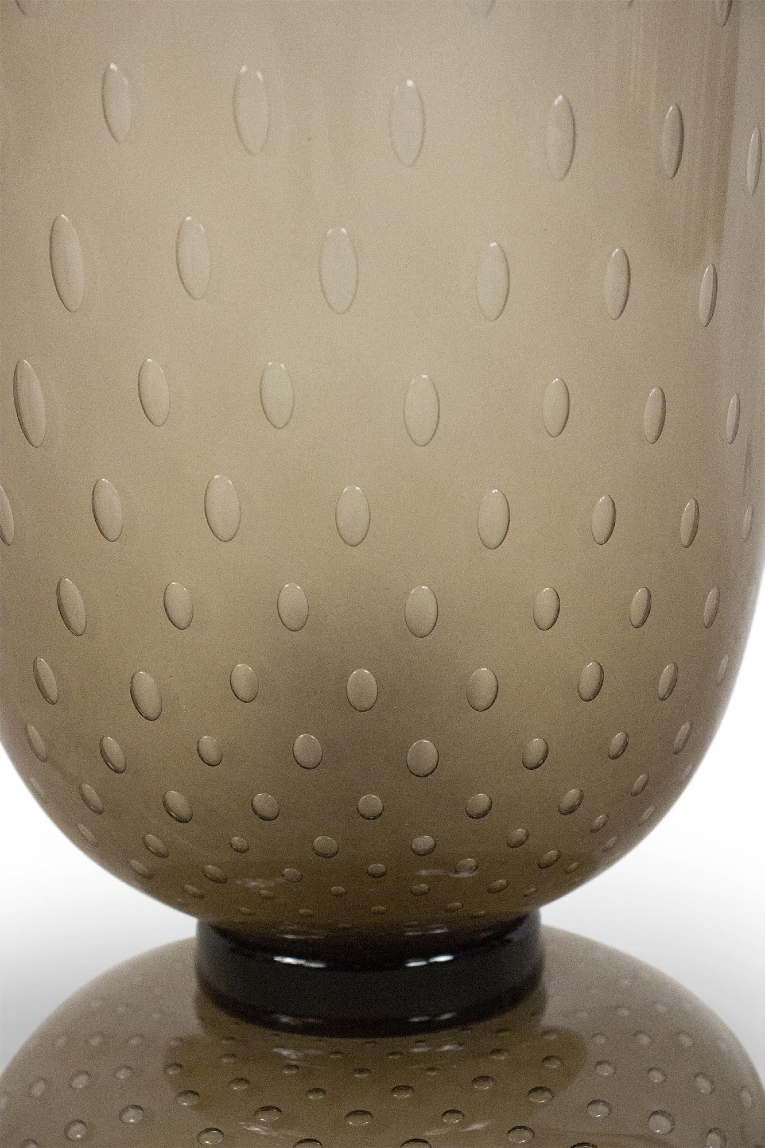 20ième siècle Lampe de bureau italienne mi-siècle en verre de Murano à bulles fumées en forme de calice en vente