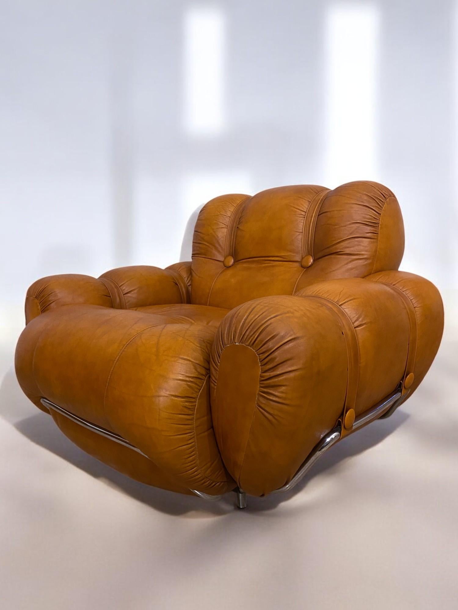Italian Mid-Century Natural Leather Space Age Armchairs, 1970s In Good Condition For Sale In Traversetolo, IT