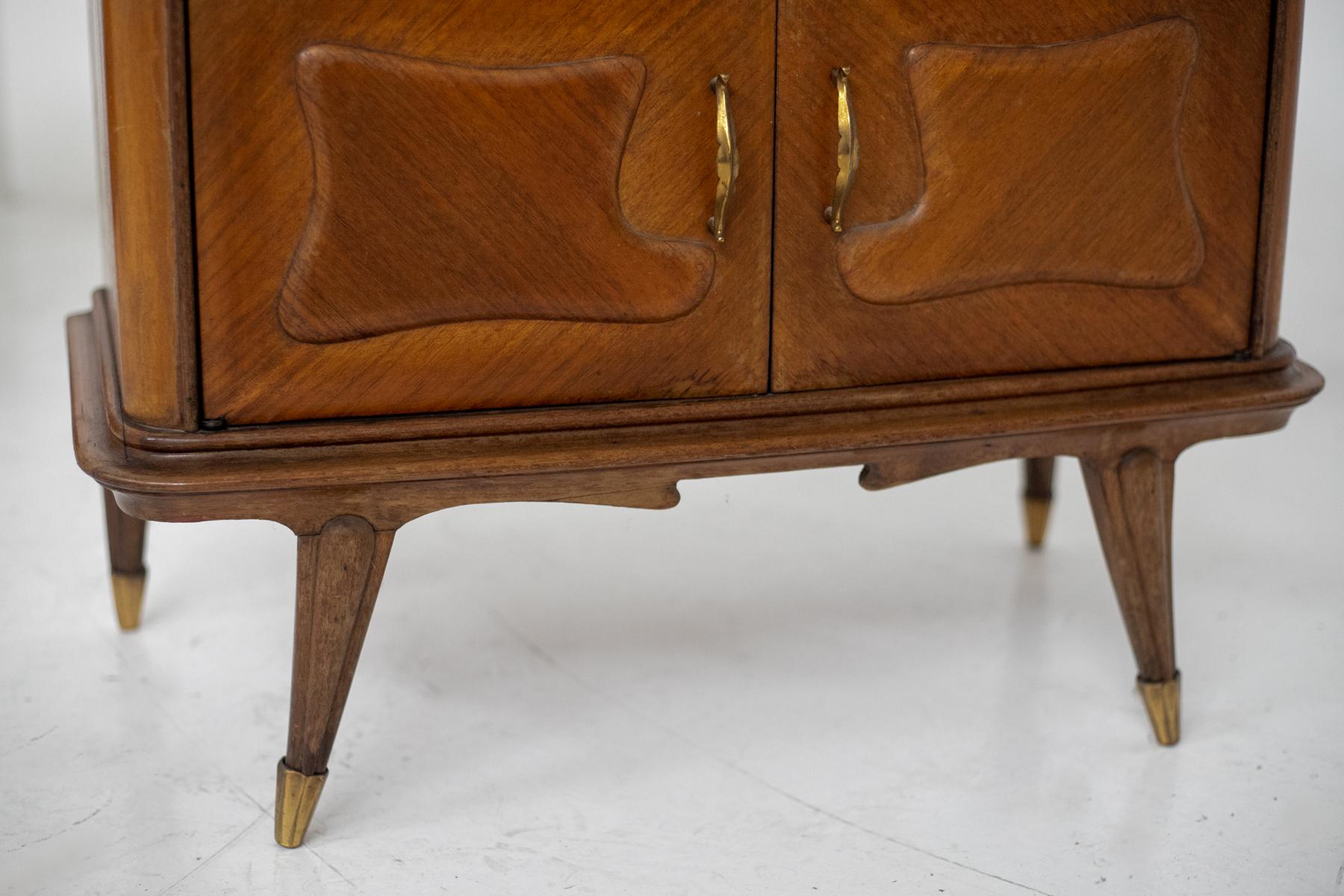 Italian Mid-Century Nightstands in Wood and Glass For Sale 1