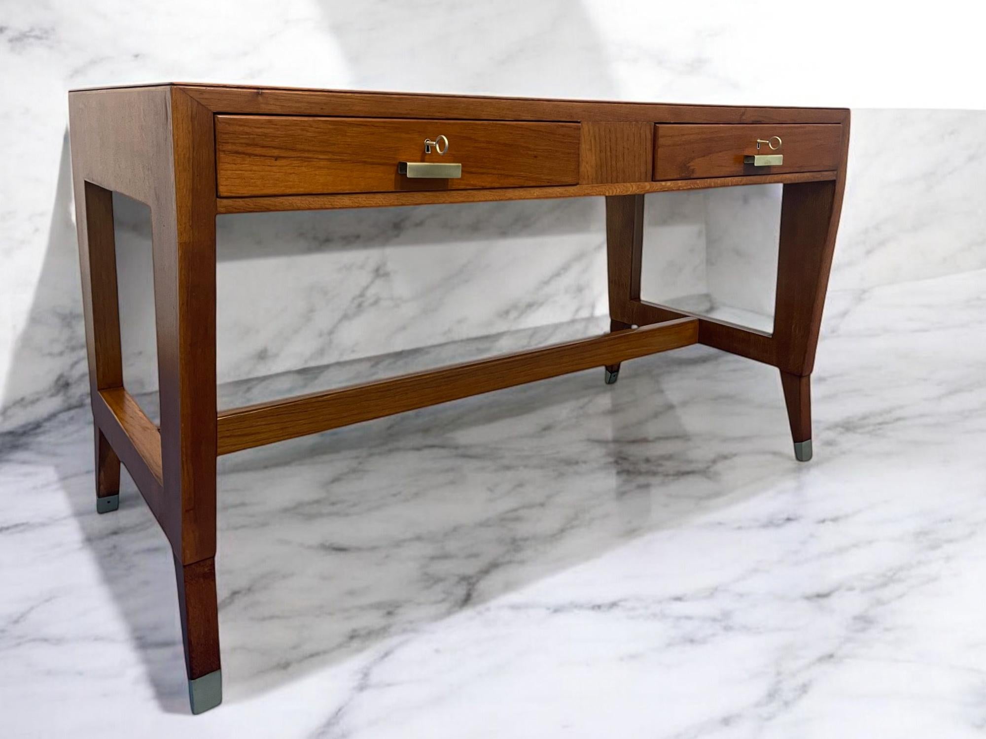 Veneer Italian Mid Century Oak Table Desk designed by Gio' Ponti in 1950s for BNL