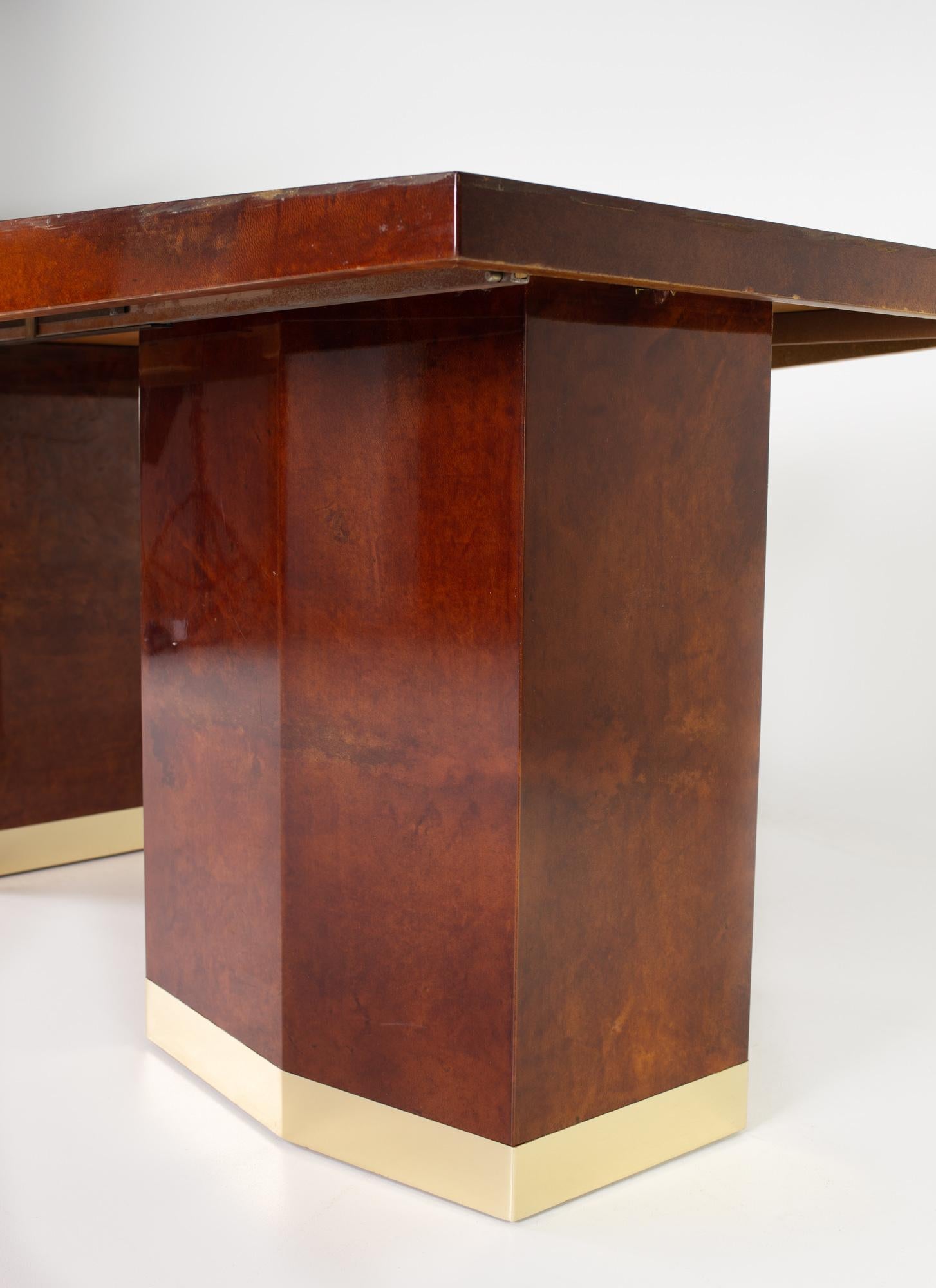 Italian Mid Century Octagonal Burlwood and Brass Pedestal Dining Table For Sale 4