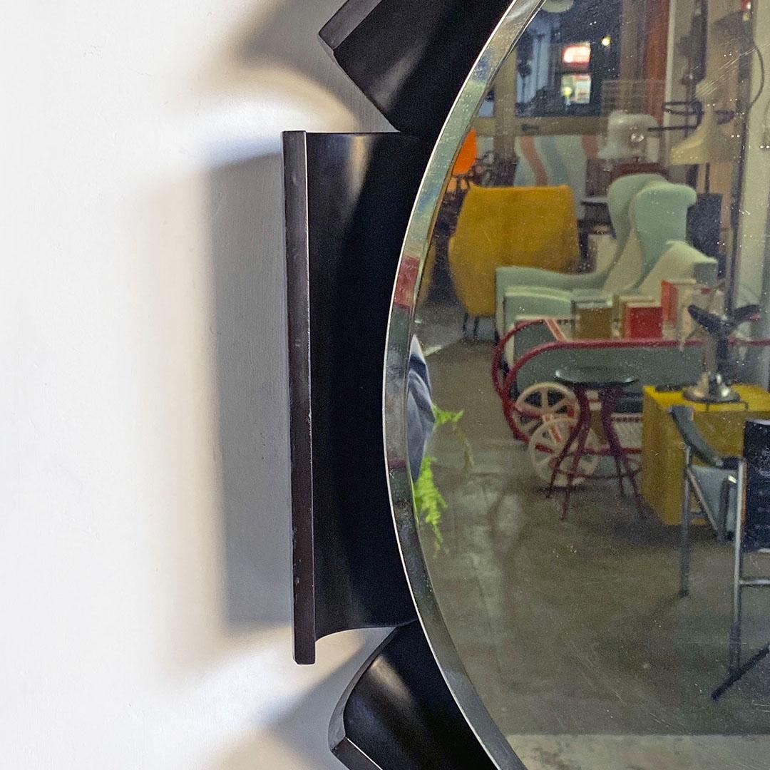 Italienischer achteckiger runder Spiegel mit Massivholzrahmen und Hinterglasrücken, Mitte des Jahrhunderts, 1970er Jahre (Moderne der Mitte des Jahrhunderts) im Angebot