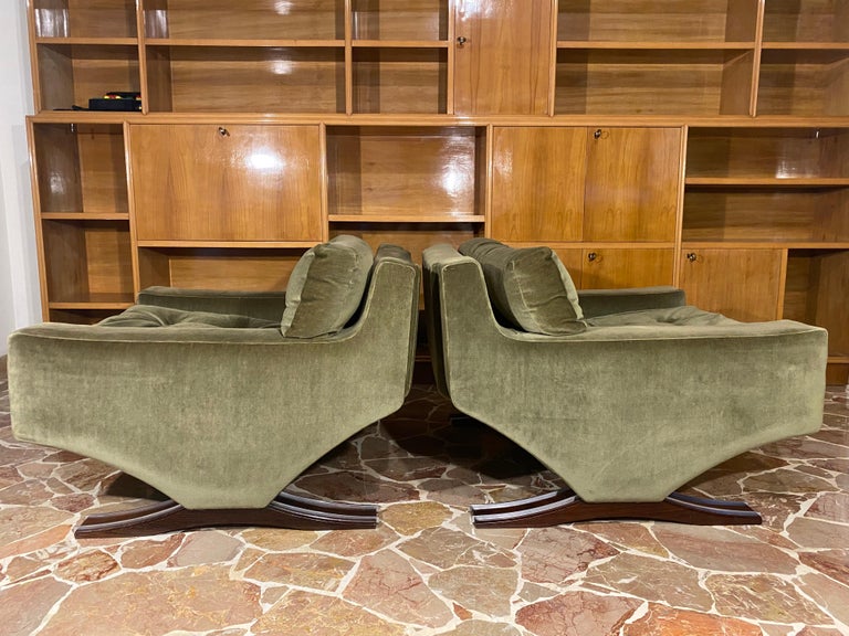 Mid-Century Modern Italian Mid-Century Olive Green Velvet Armchairs by Franz Sartori for Flexform For Sale