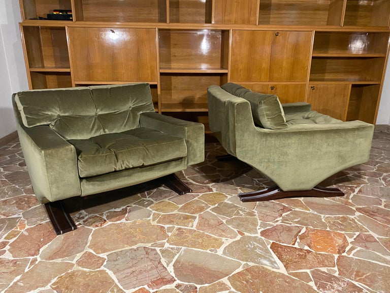 Italian Mid-Century Olive Green Velvet Armchairs by Franz Sartori for Flexform In Good Condition For Sale In Traversetolo, IT