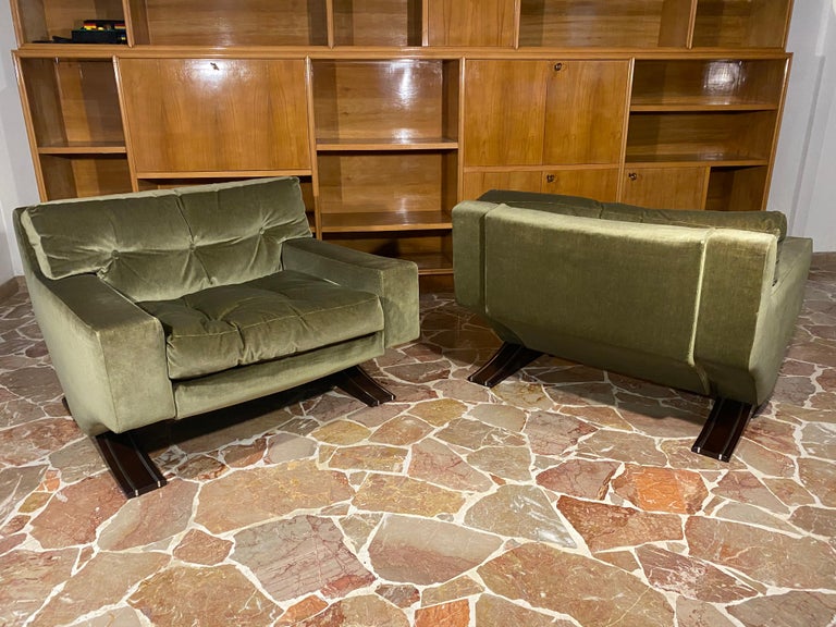 Mid-20th Century Italian Mid-Century Olive Green Velvet Armchairs by Franz Sartori for Flexform For Sale