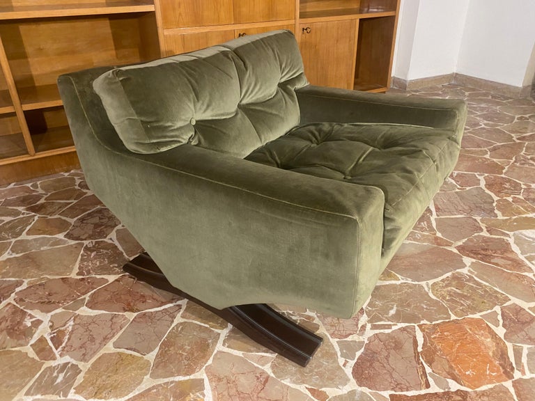 Italian Mid-Century Olive Green Velvet Armchairs by Franz Sartori for Flexform For Sale 2