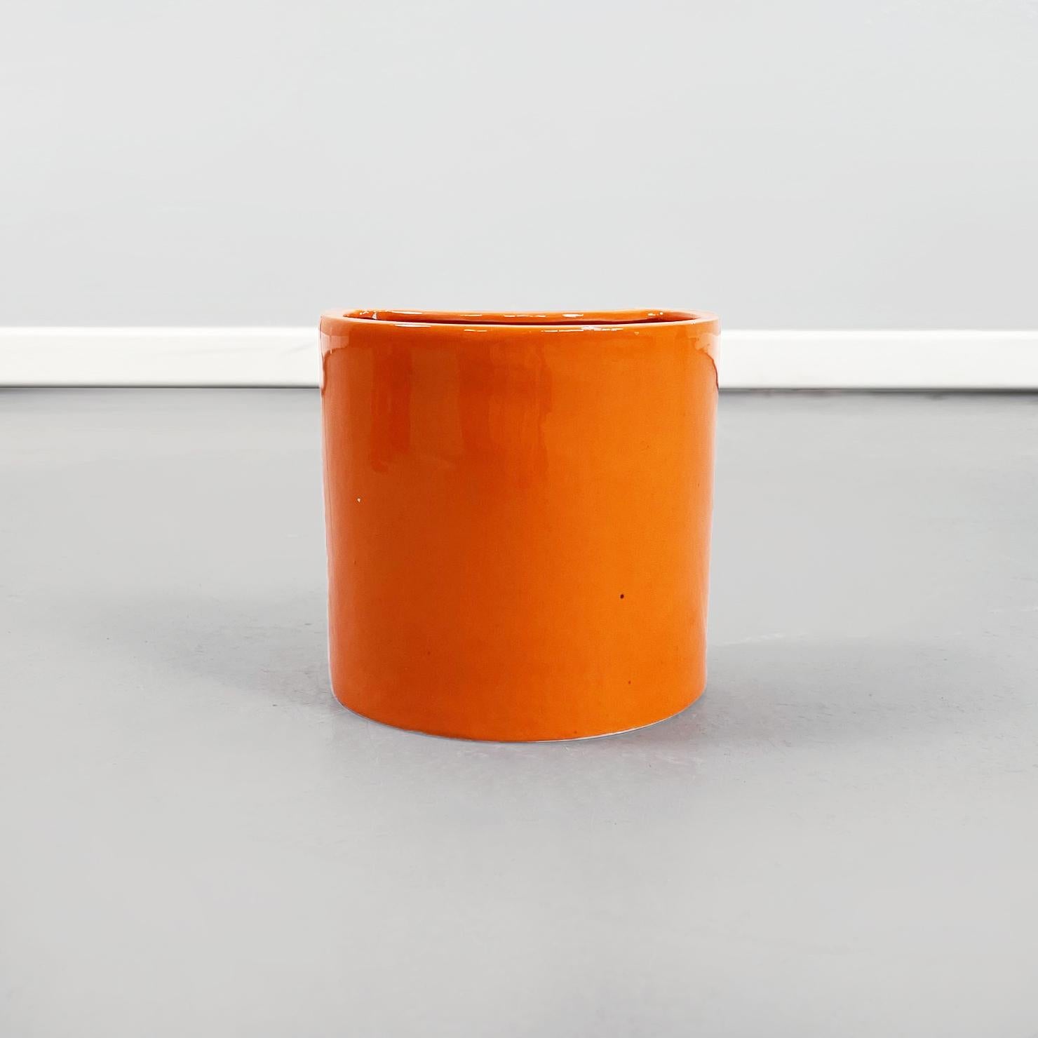 Italienische zylindrische Halbmond-Vasen aus der Mitte des Jahrhunderts, 1970er Jahre, orangefarbene Keramik im Angebot 14