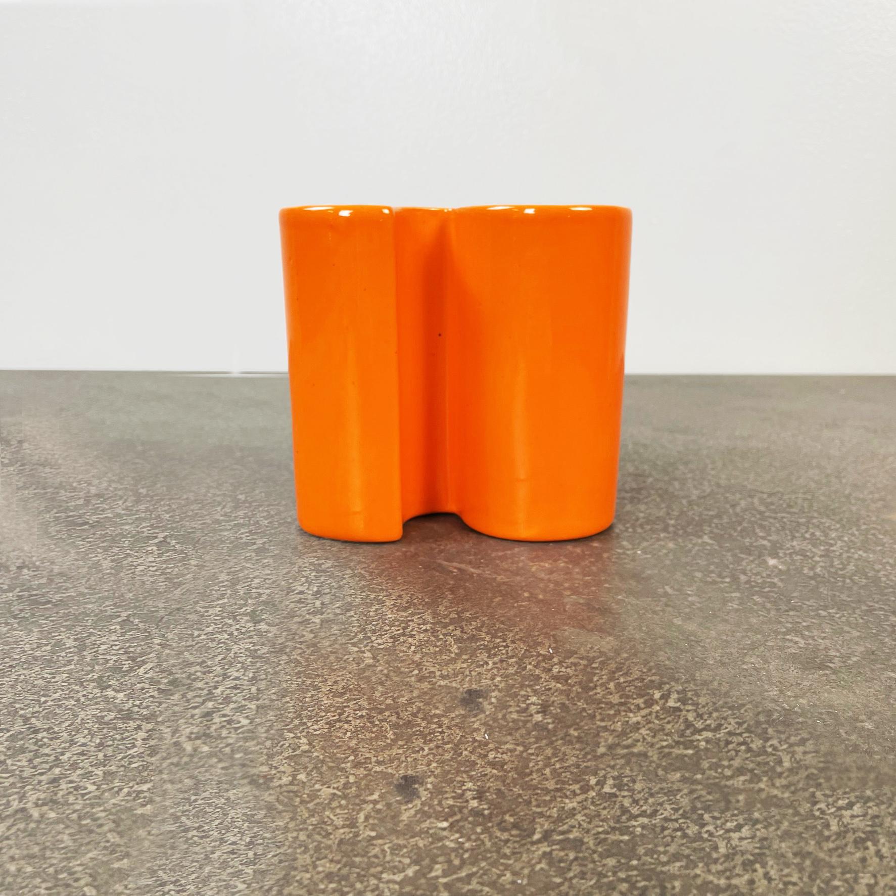 Mid-Century Modern Vase en céramique orange italienne du milieu du siècle dernier de Bettonica pour Gabbianelli, 1970 en vente