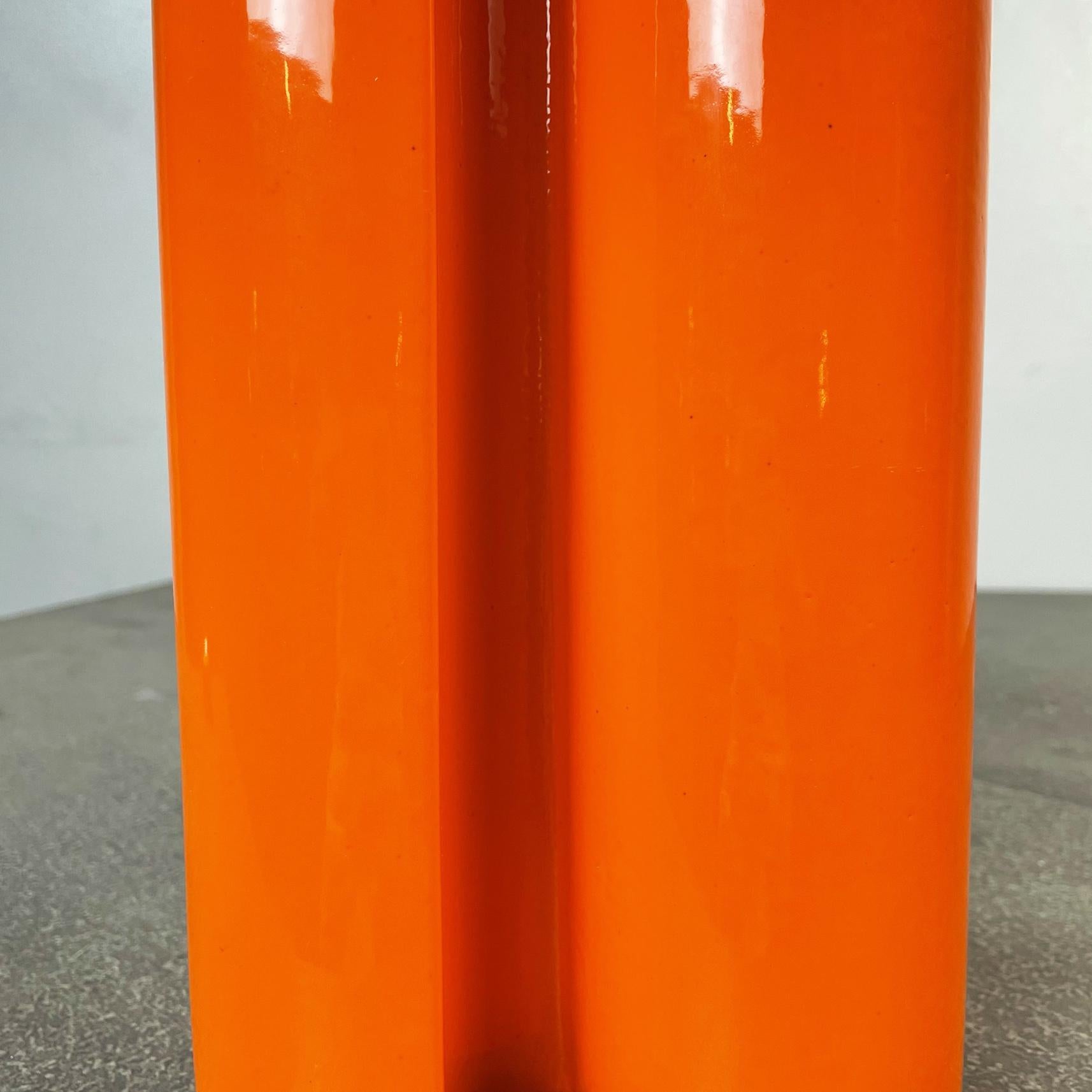 Vase en céramique orange italienne du milieu du siècle dernier de Bettonica pour Gabbianelli, 1970 en vente 1