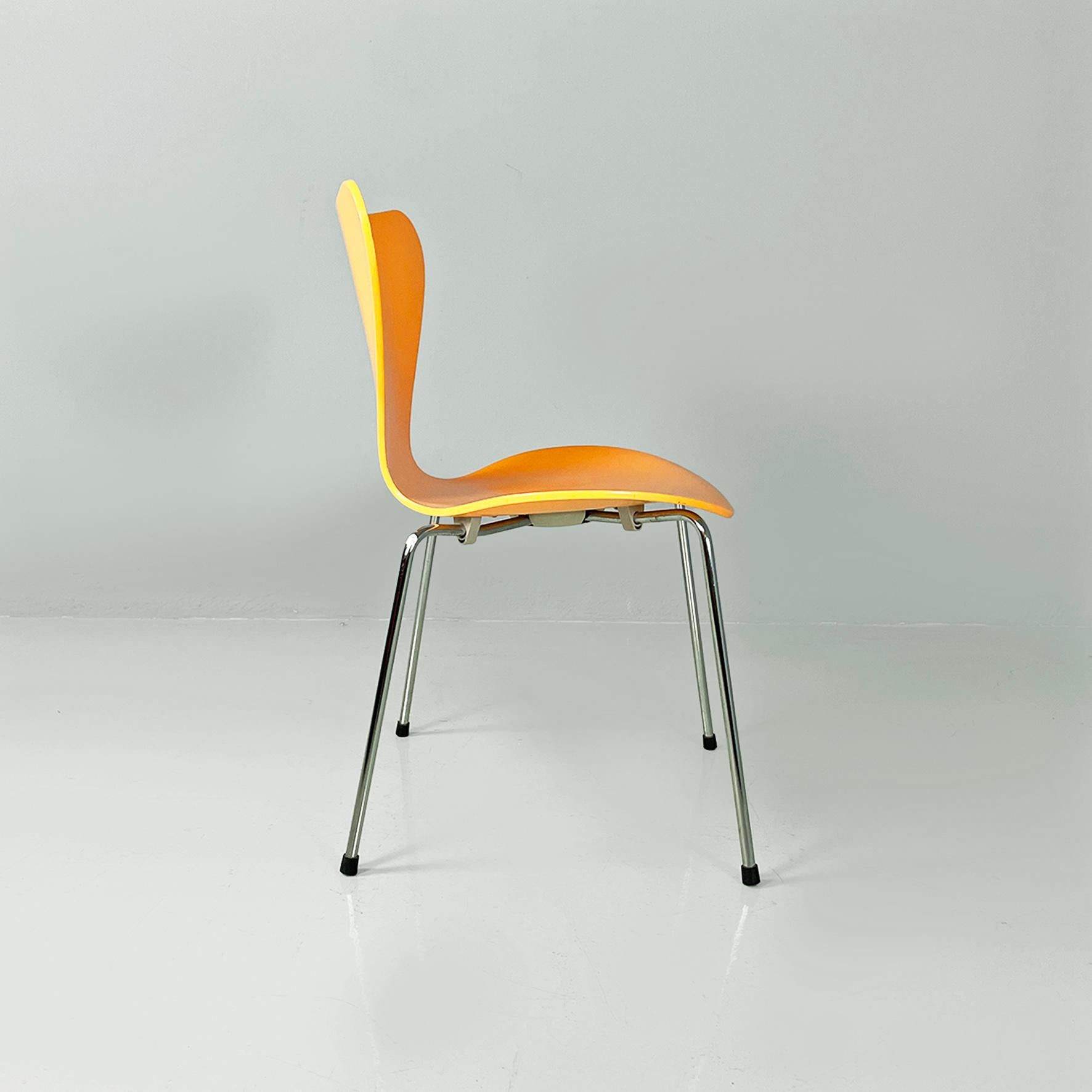 Danish Italian mid-century orange wood Serie 7 chairs by Jacobsen, Fritz Hansen, 1999 For Sale