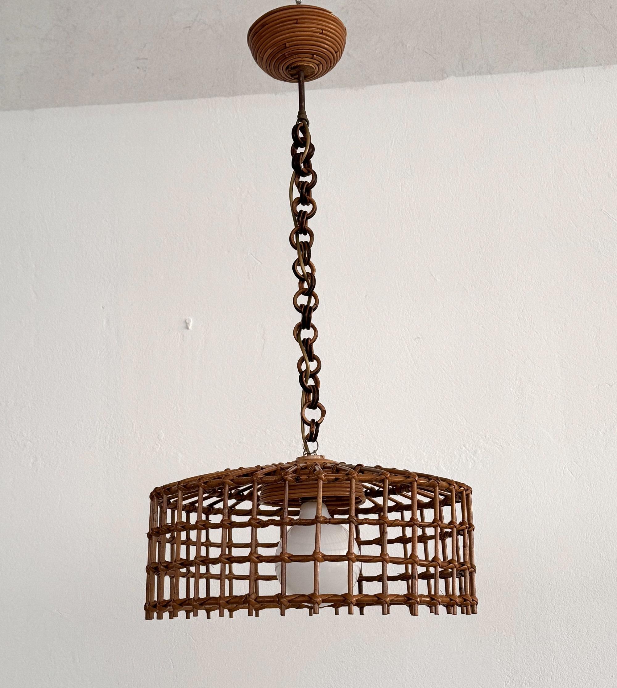 Lámpara colgante boho orgánica italiana de mediados de siglo en bambú y mimbre, ca. 1970 en Bueno estado para la venta en Morazzone, Varese