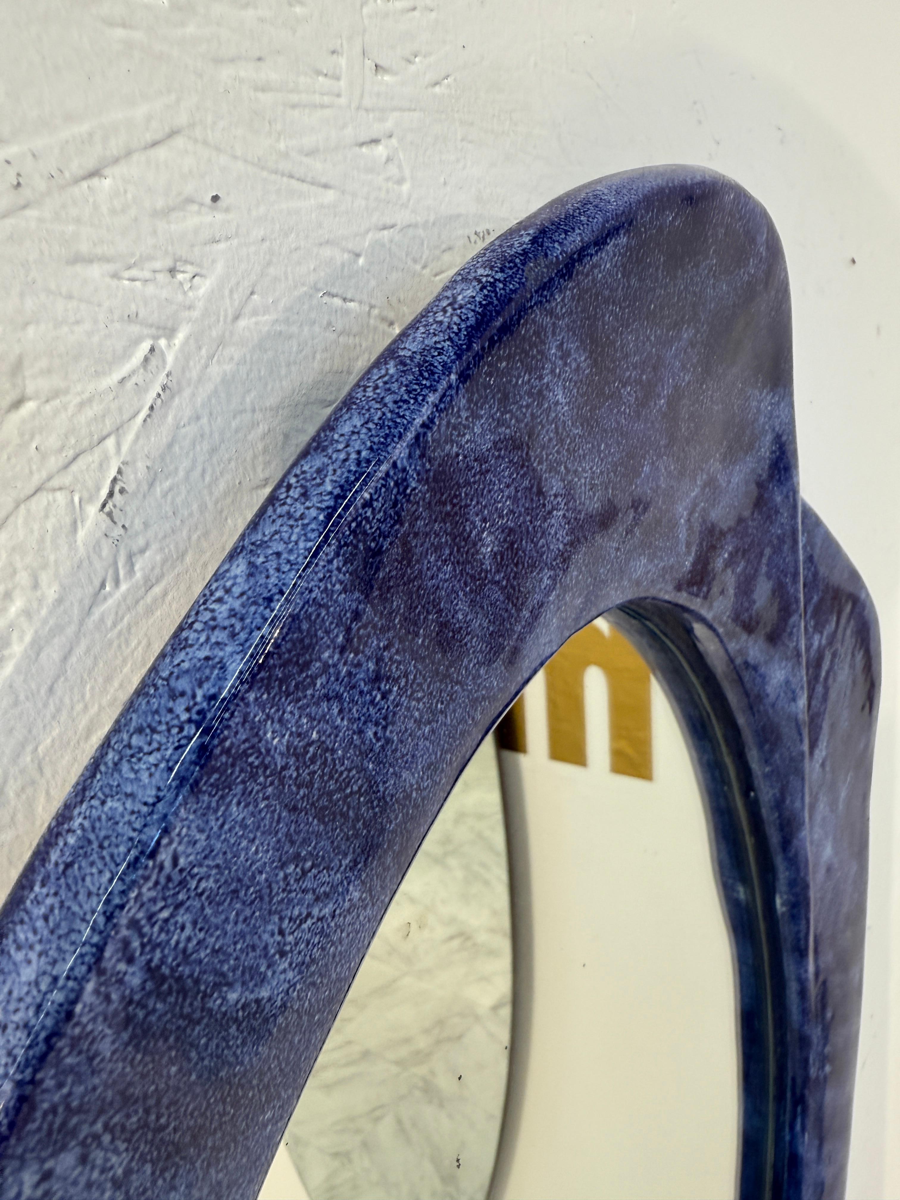 Fin du 20e siècle Miroir organique italien du milieu du siècle avec cadre en céramique bleue, 1970 en vente