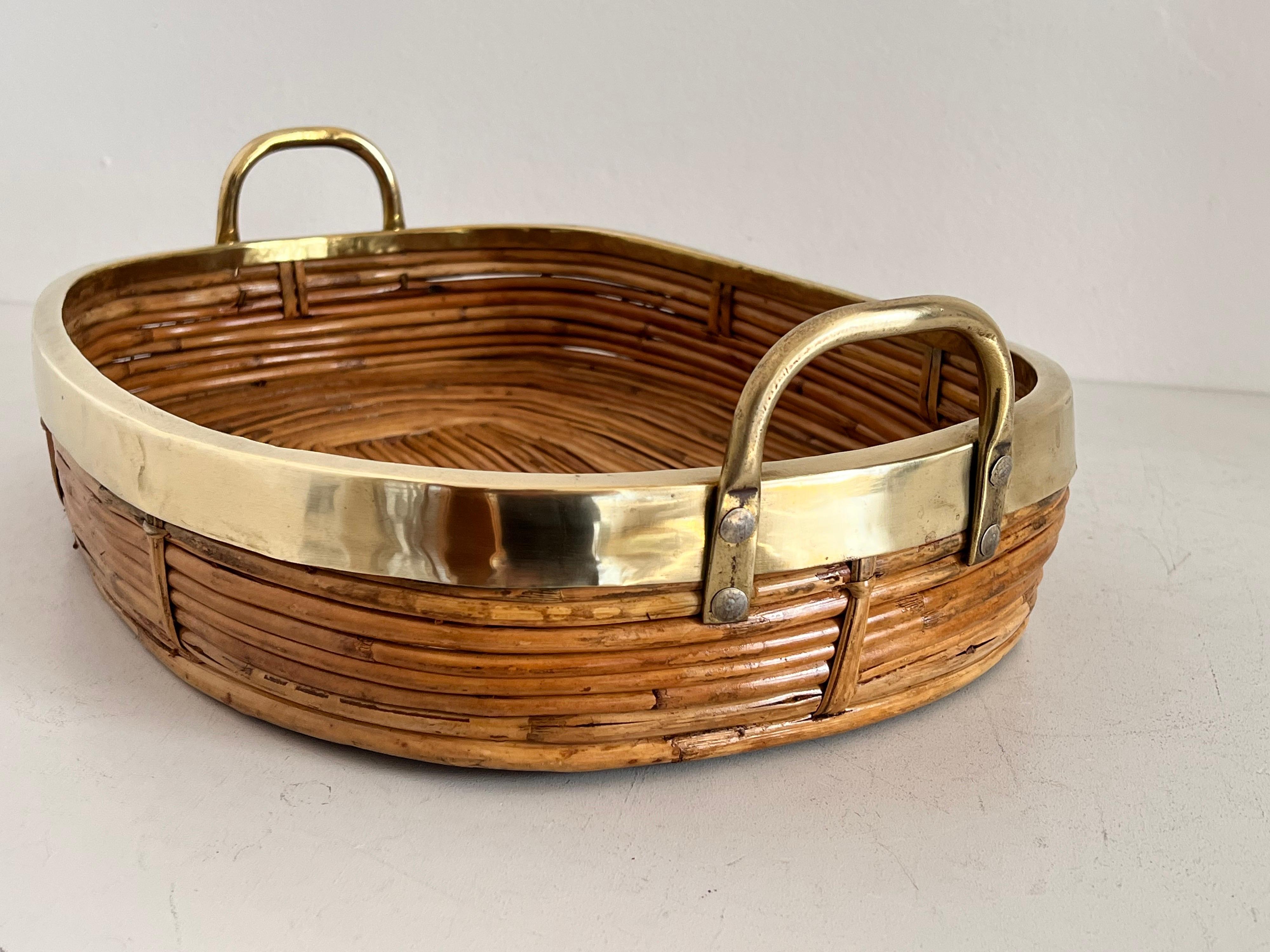 Italian Mid-Century Organic Serving Tray in Natural Rattan and Brass, 1970s 2