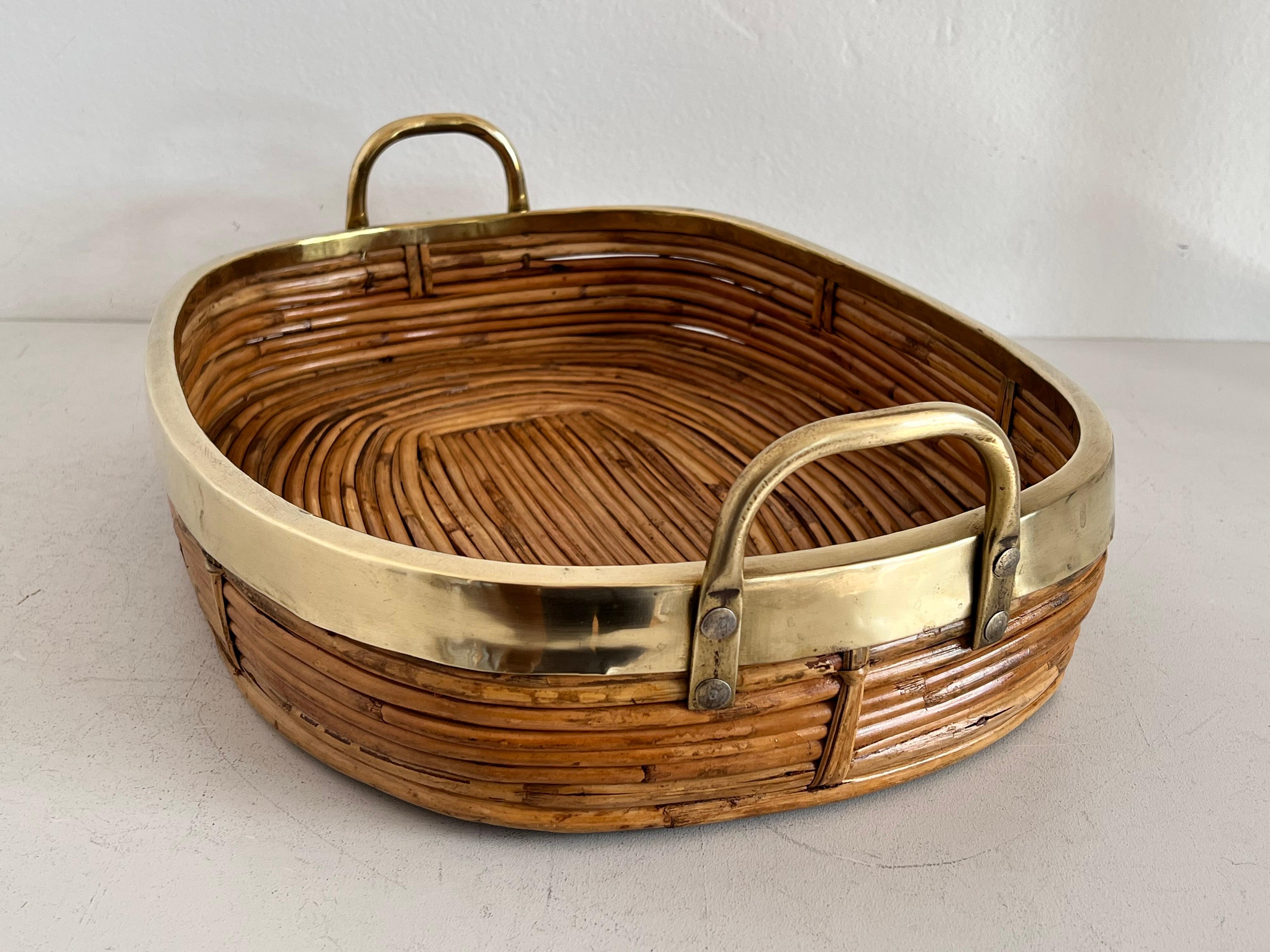 Italian Mid-Century Organic Serving Tray in Natural Rattan and Brass, 1970s 3