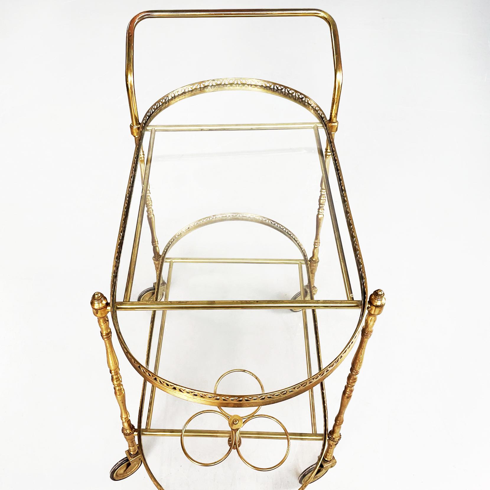 Italian Mid-Century Oval Bar Cart in Brass and Glass, 1950s In Good Condition In MIlano, IT