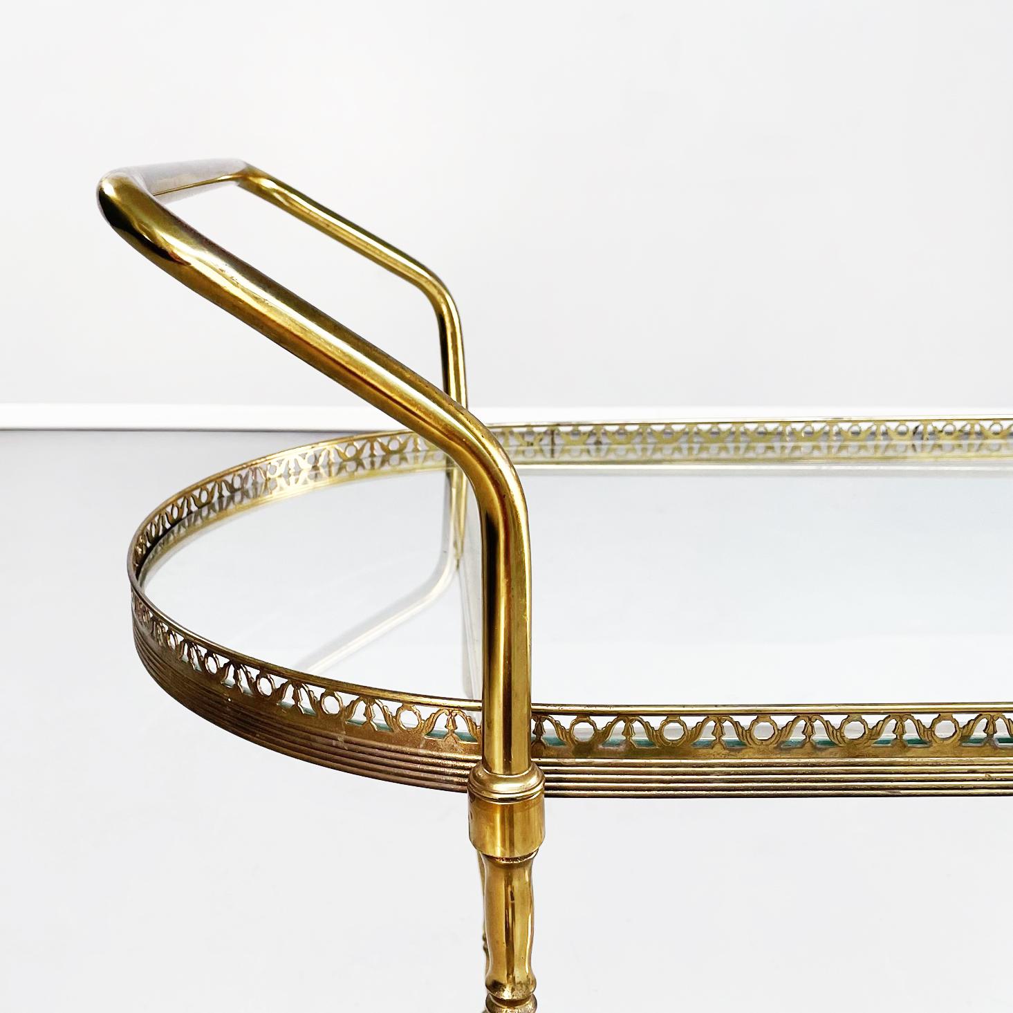 Italian Mid-Century Oval Bar Cart in Brass and Glass, 1950s 3
