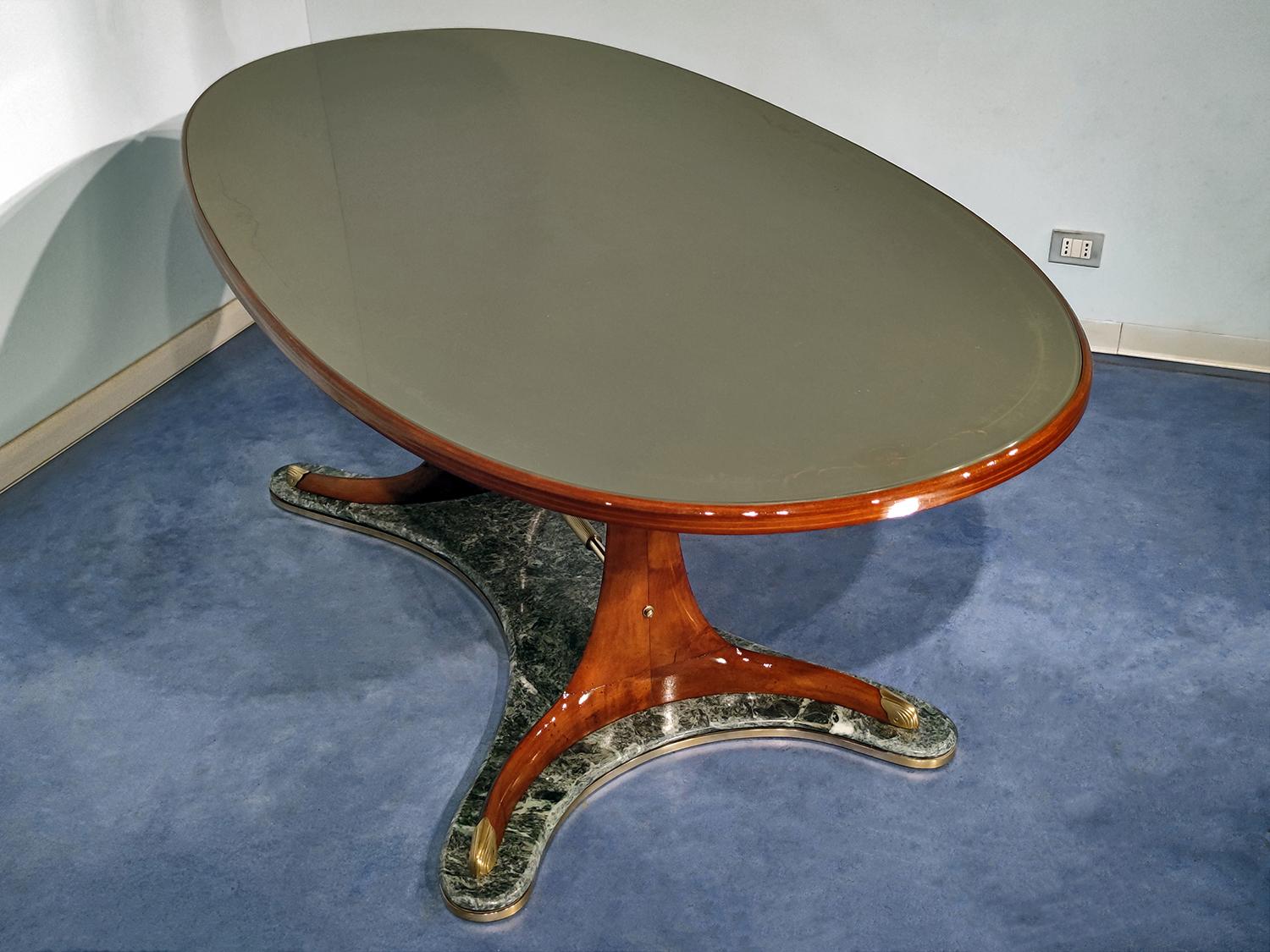Italian Mid-Century Oval Dining Table in Hardwood by Vittorio Dassi, 1950s In Good Condition In Traversetolo, IT
