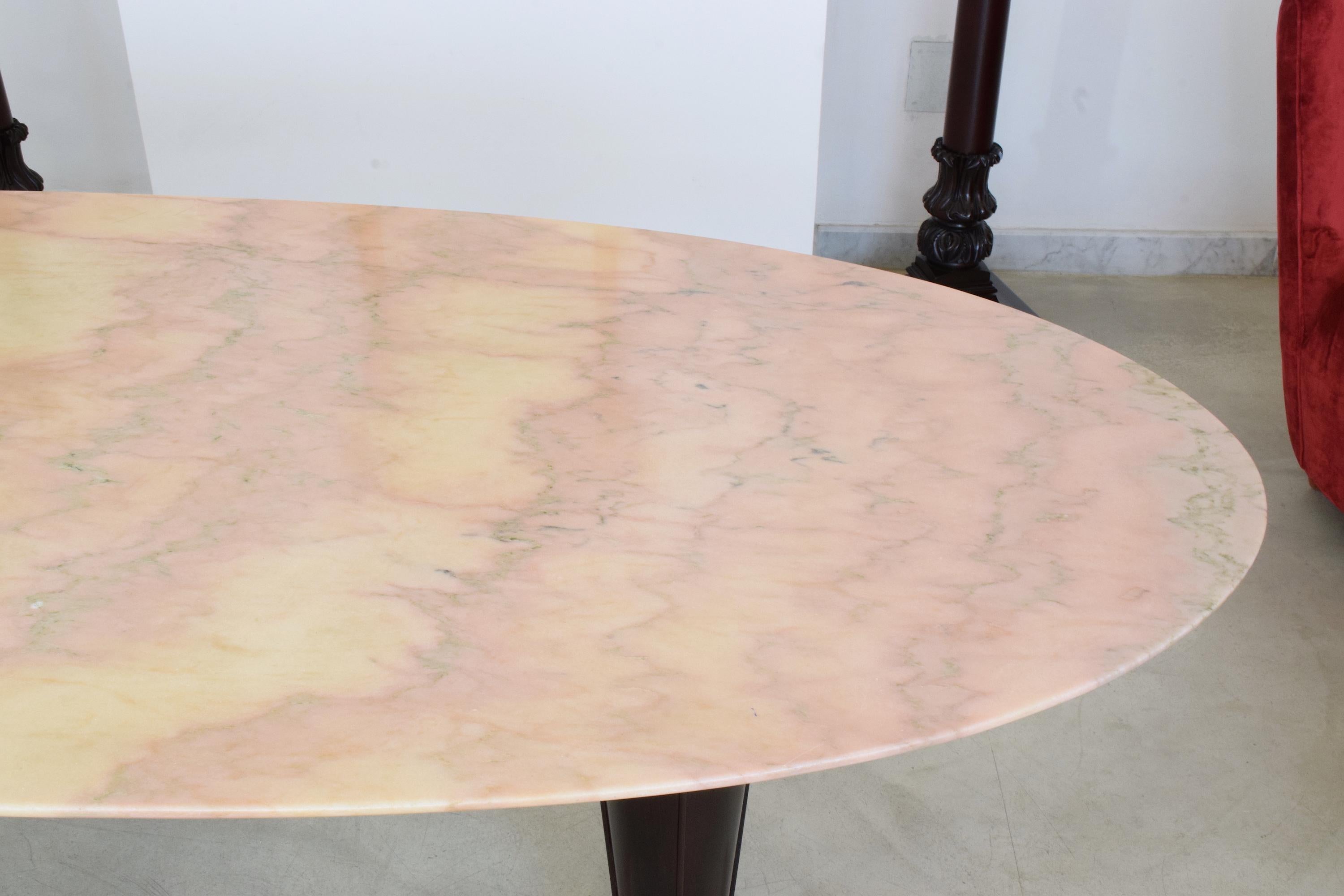 italien Grande table à manger ovale en marbre, Italie, années 1950 en vente