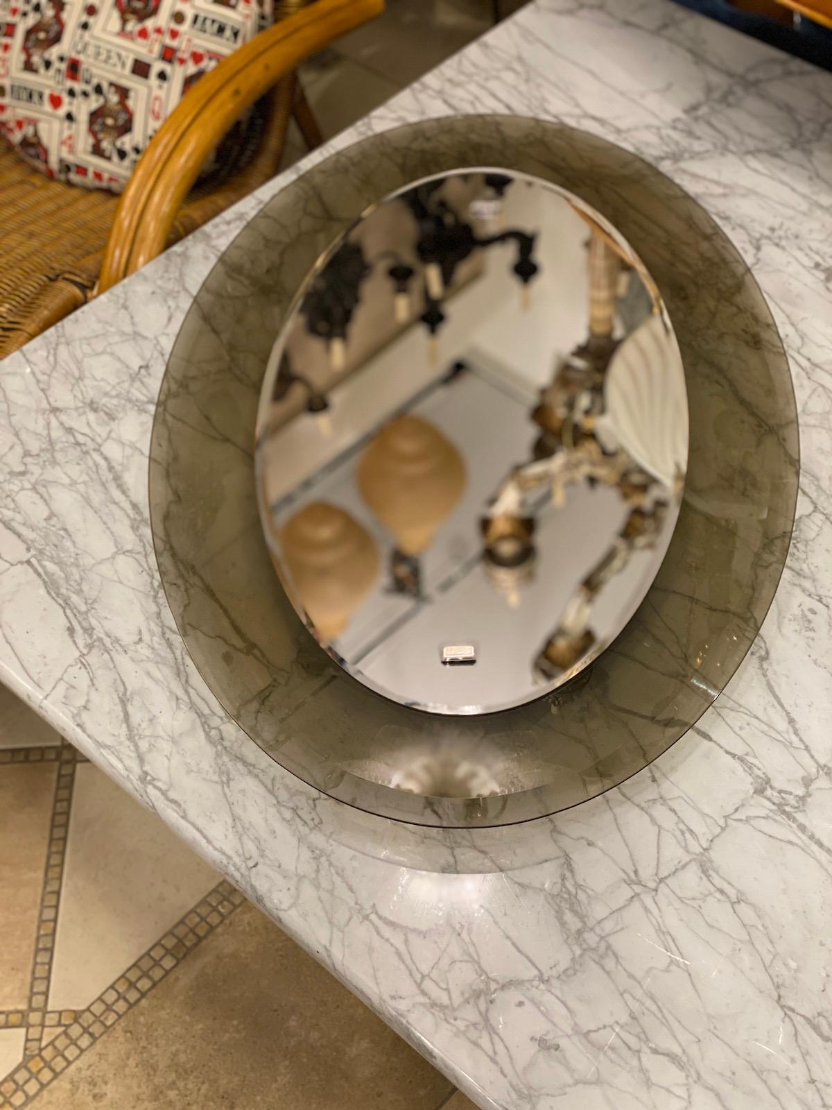 Miroir ovale italien du milieu du siècle dernier en vente 1