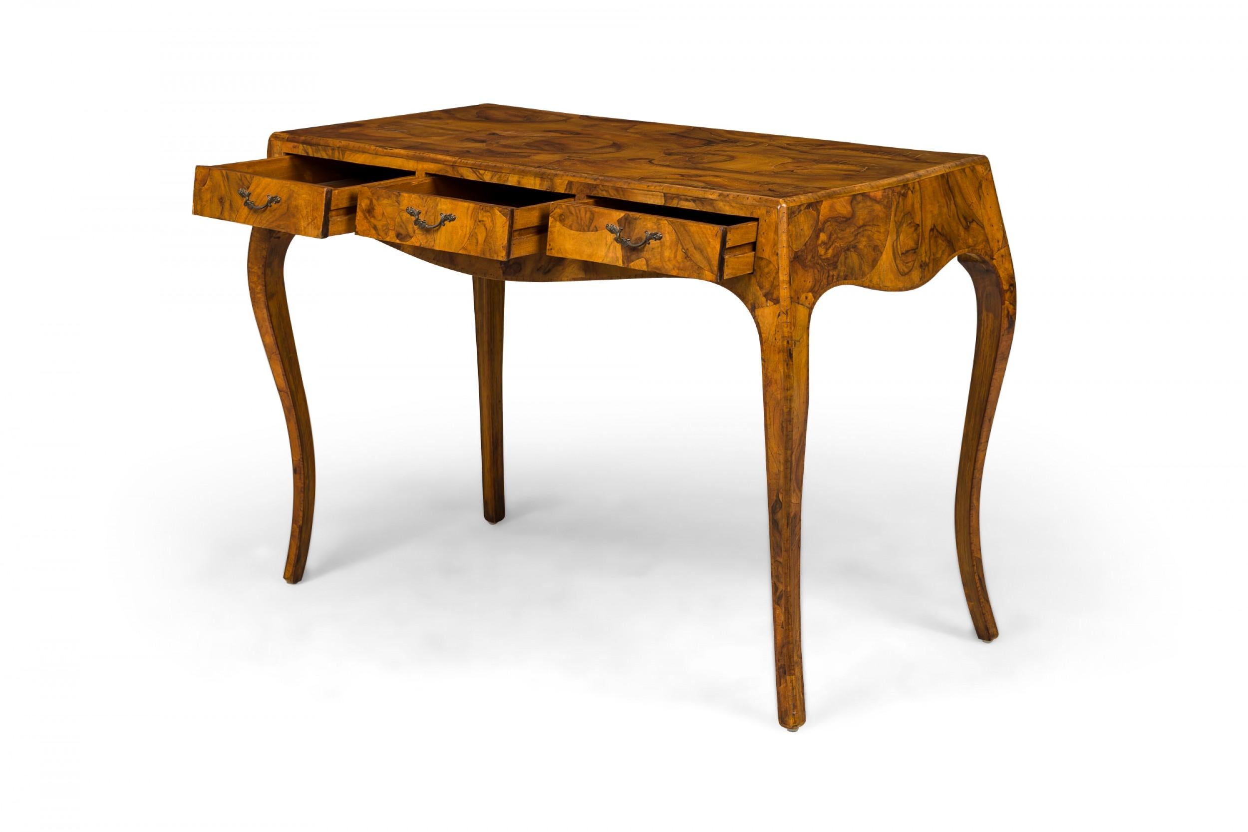Italian Mid-Century Oyster Burl Cabriole Leg Writing Table In Good Condition For Sale In Queens, NY