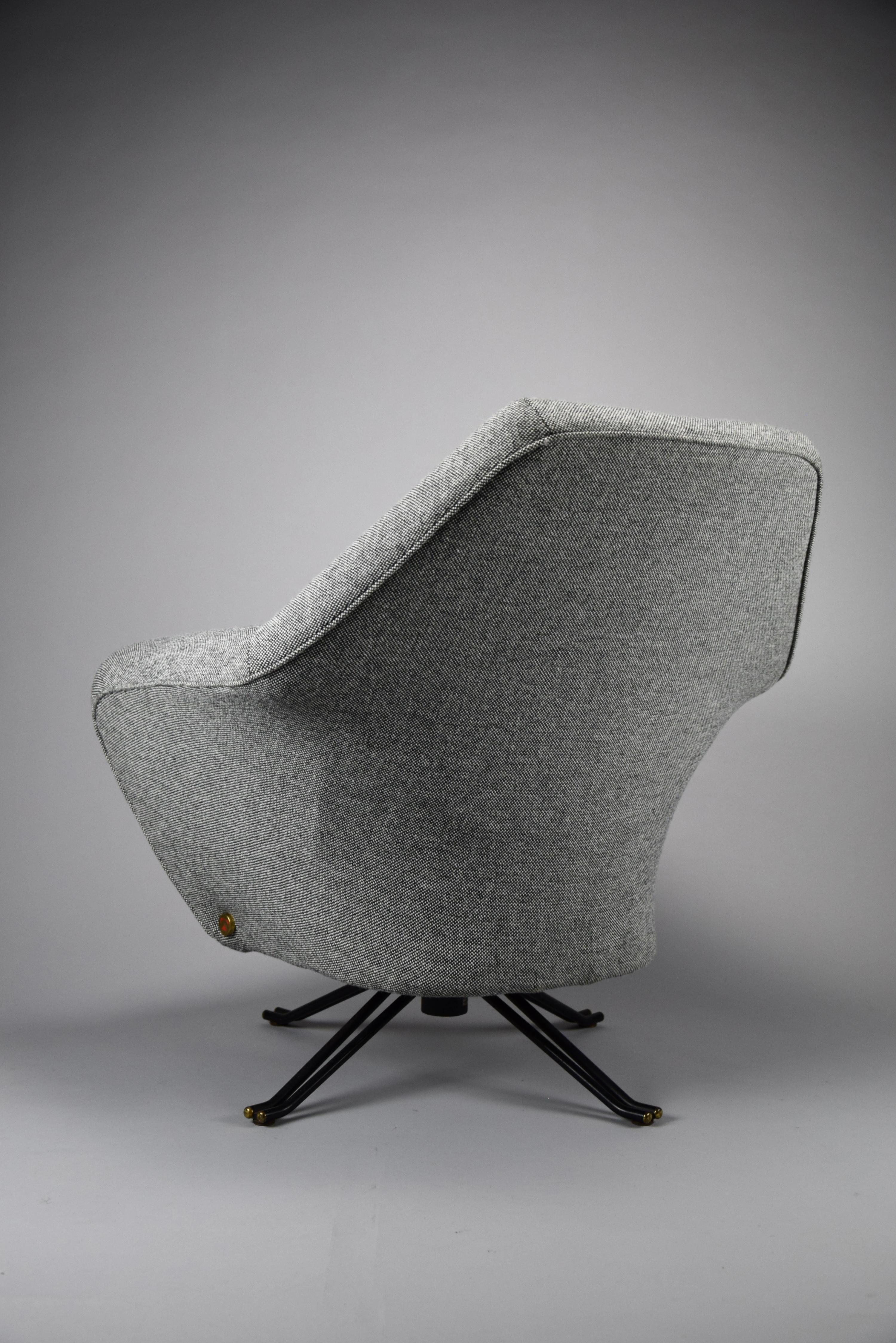 Italian Mid Century P32 Lounge Chair by Osvaldo Borsani for Tecno For Sale 2