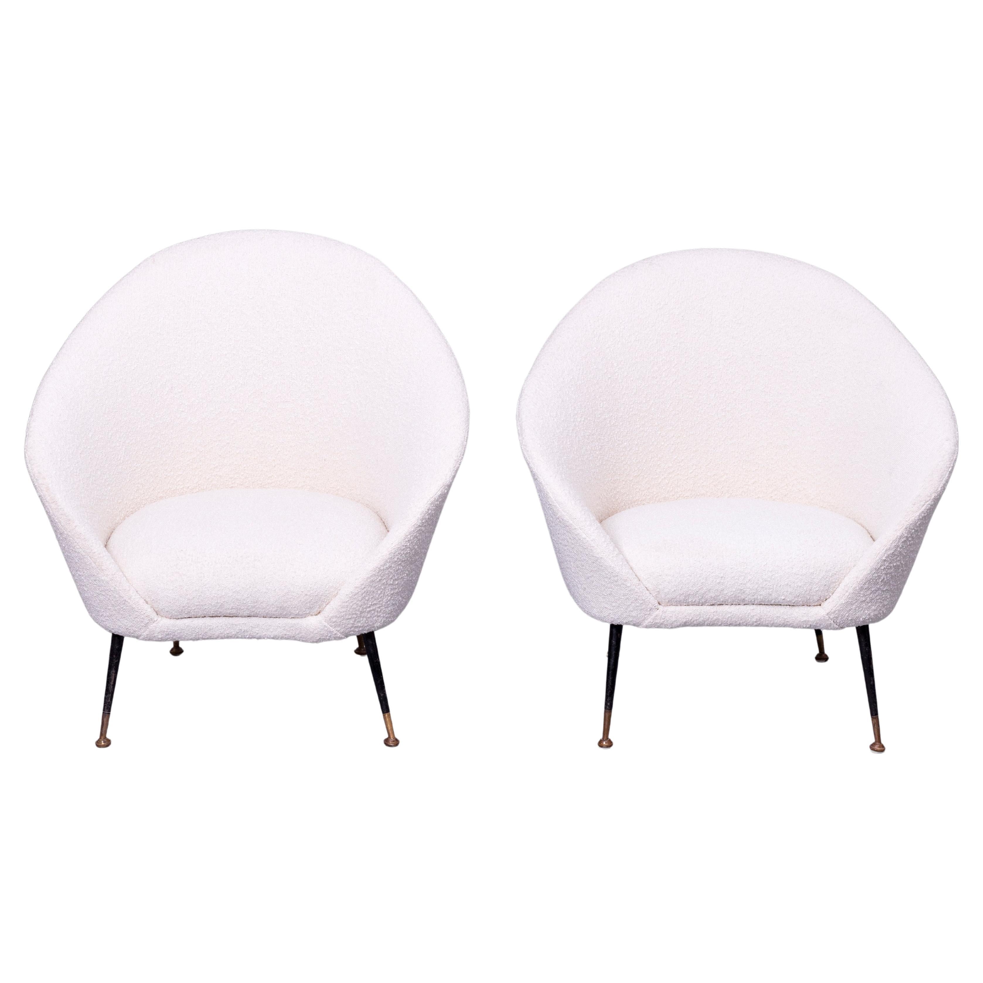 Italian Mid-century pair of Armchairs in bouclé by Federico Munari  For Sale
