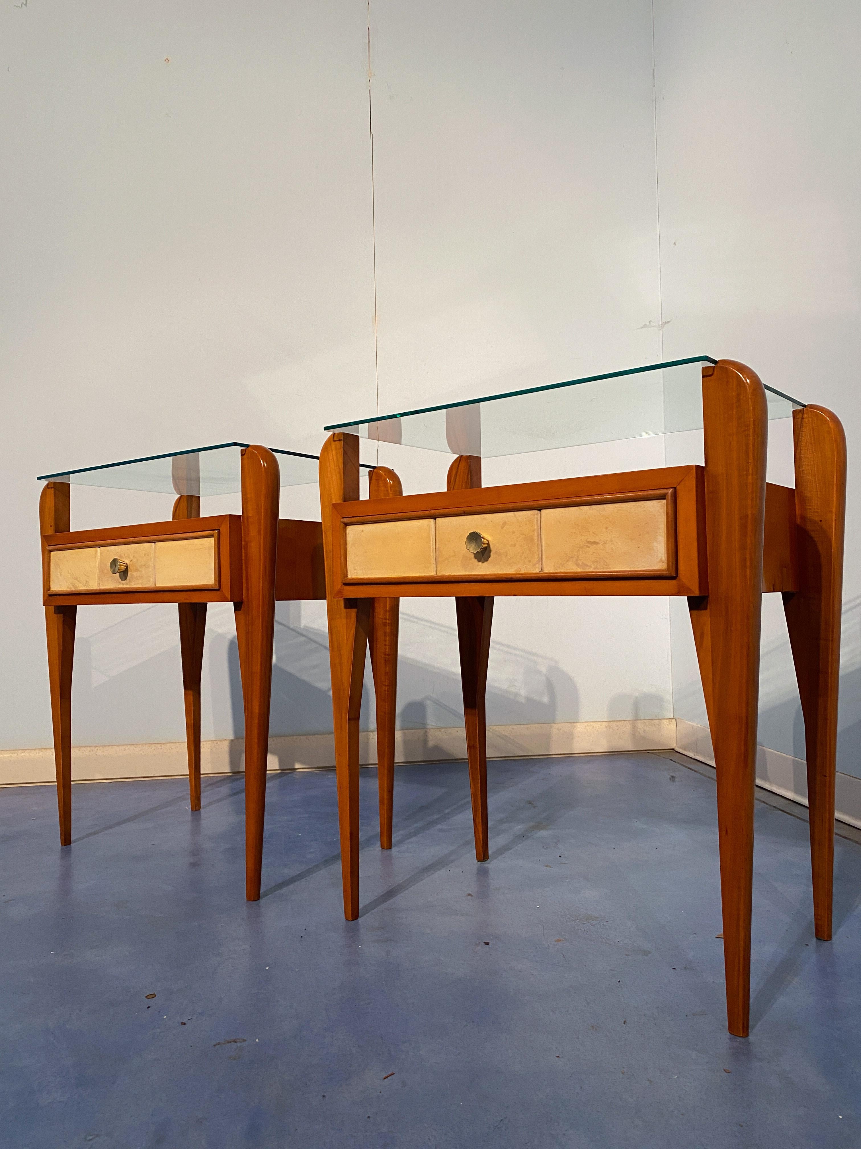 Italian Mid-Century Parchment Bedside or Nightstands by Osvaldo Borsani, 1950 In Good Condition For Sale In Traversetolo, IT