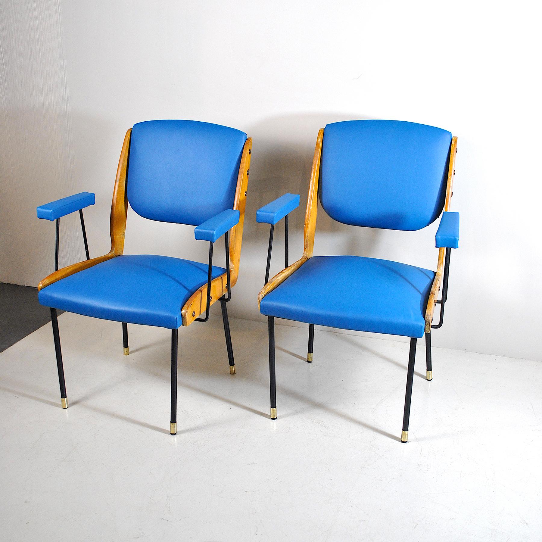 Milieu du XXe siècle Pari de chaises italiennes du milieu du siècle dernier en vente