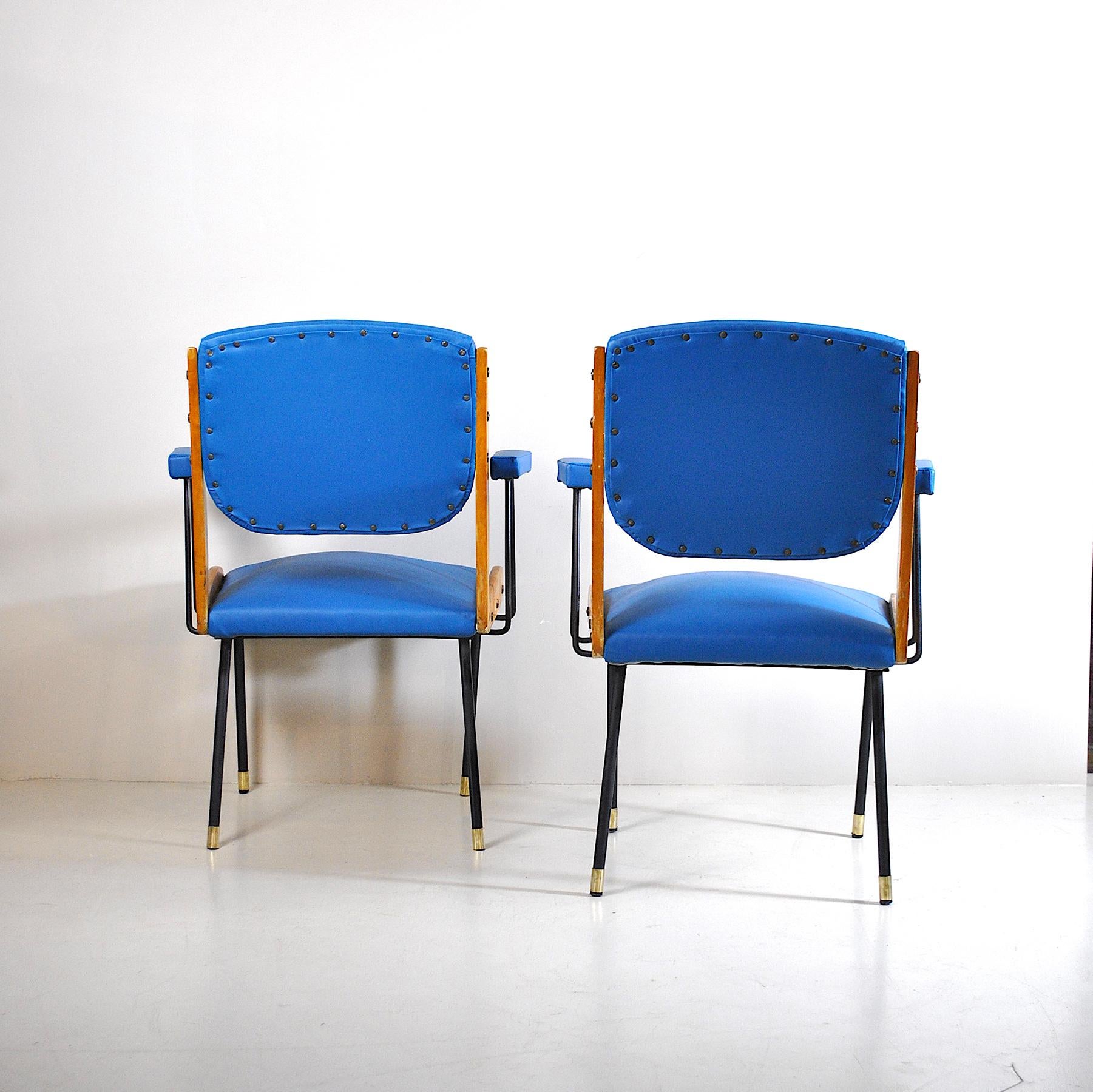Pari de chaises italiennes du milieu du siècle dernier en vente 2