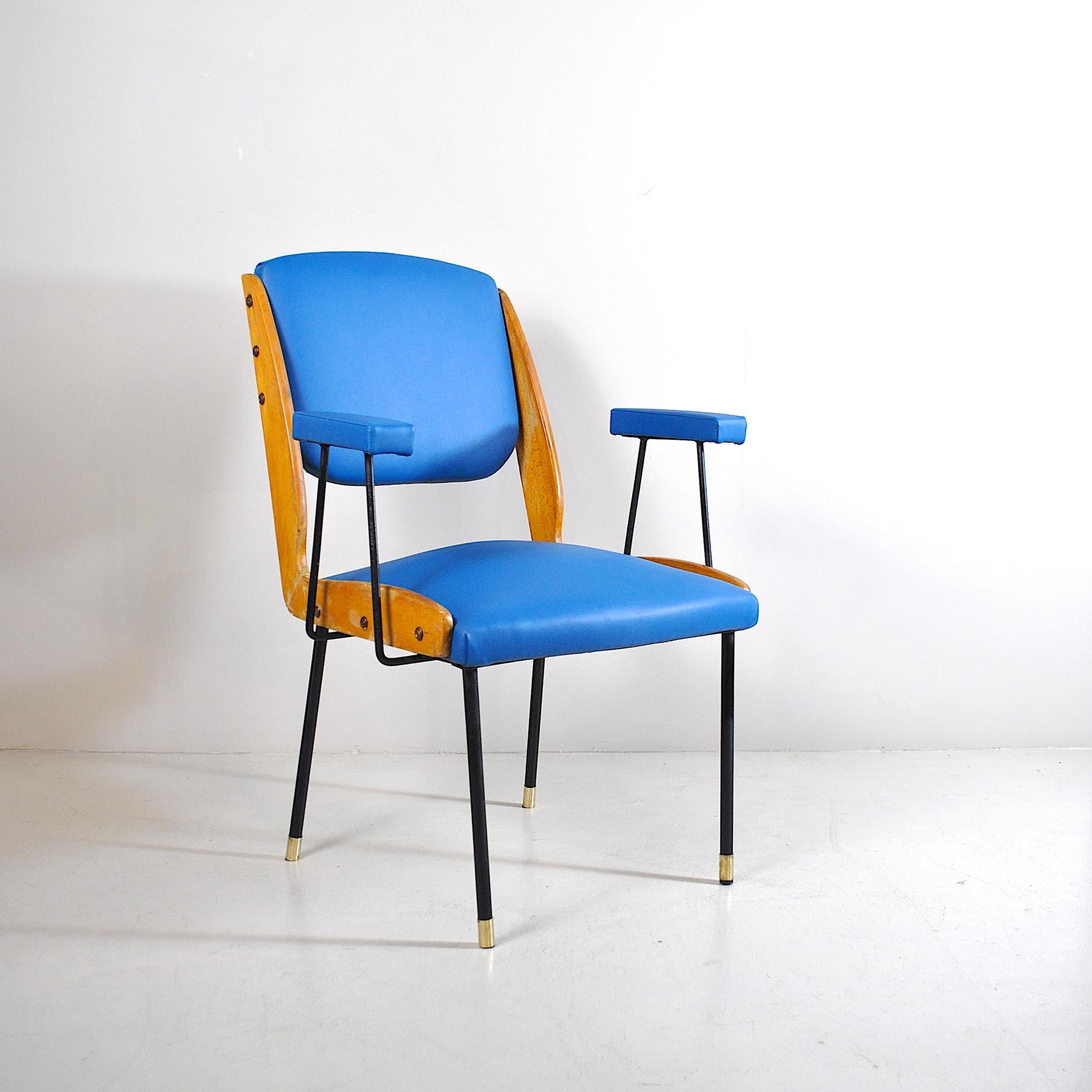 Italian Midcentury Pari of Chairs For Sale 3