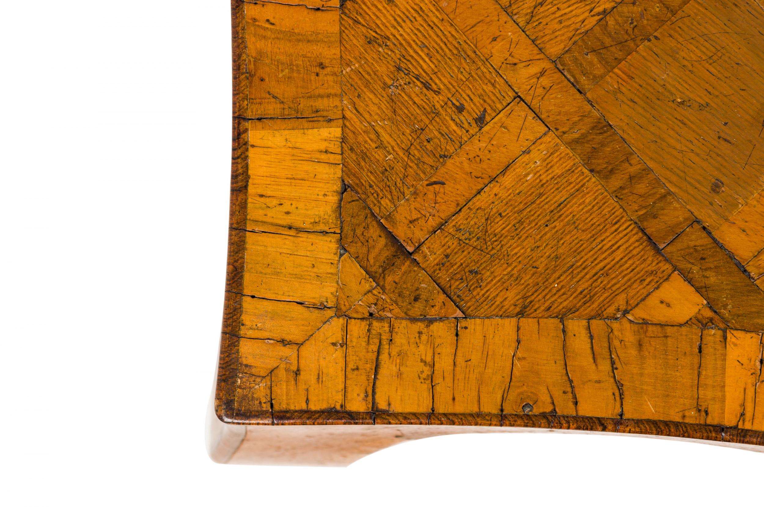 Wood Italian Mid-Century Parquetry Veneer End / Side Table For Sale