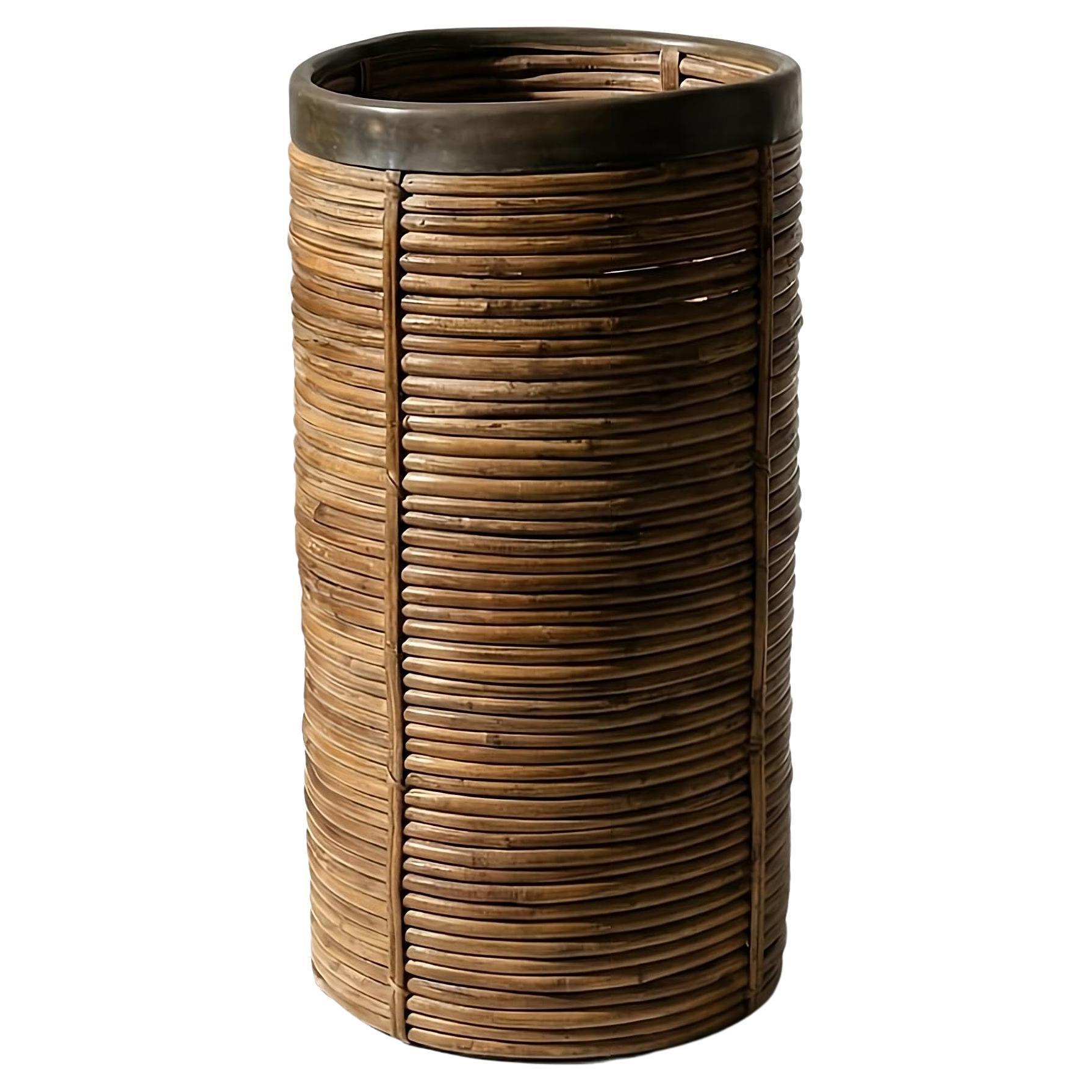 Porte-parapluies italien du milieu du siècle en rotin et laiton, 1970