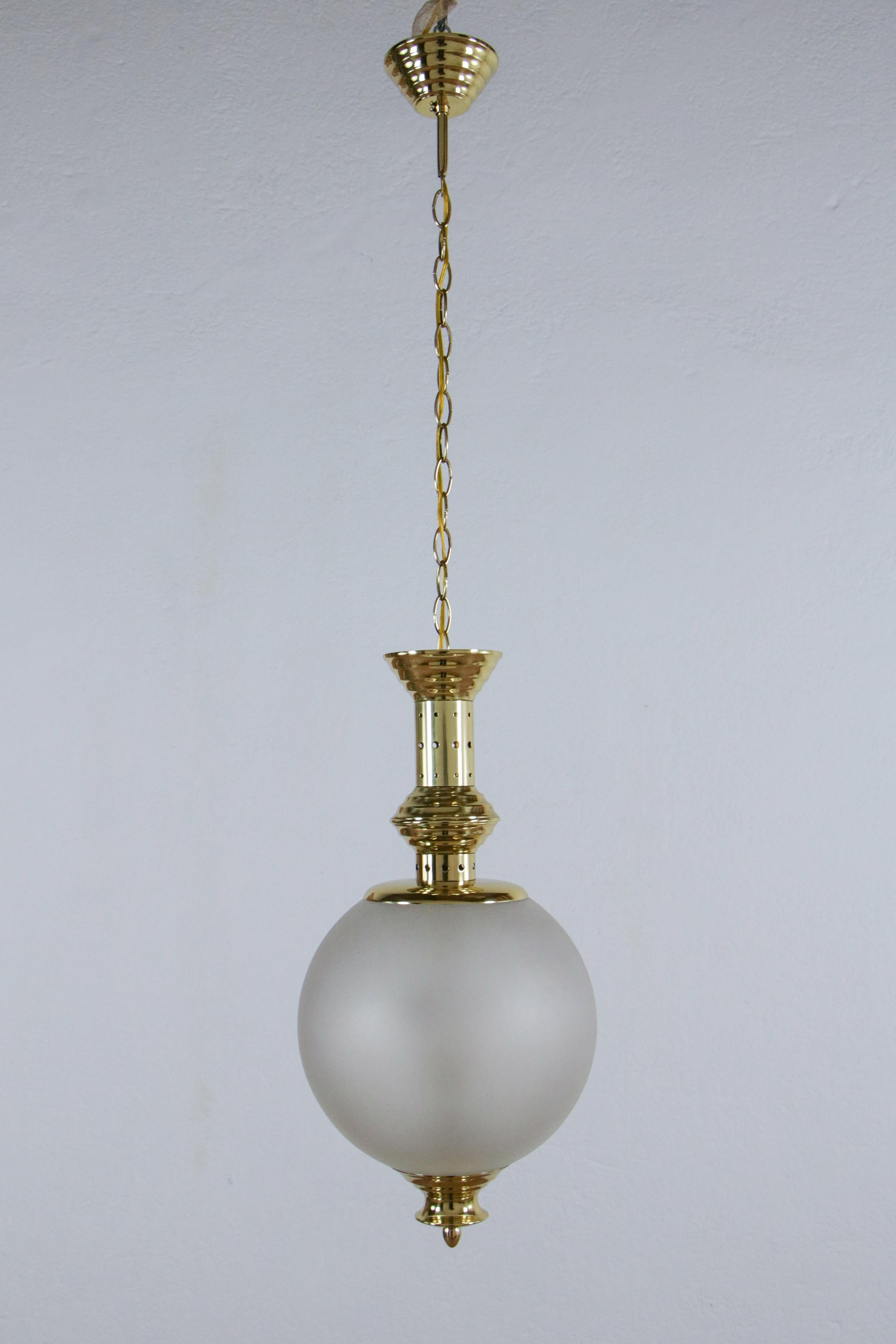 Mid-Century Modern Italian Mid-Century Pendant Lamp, Azucena Style, 1960 For Sale