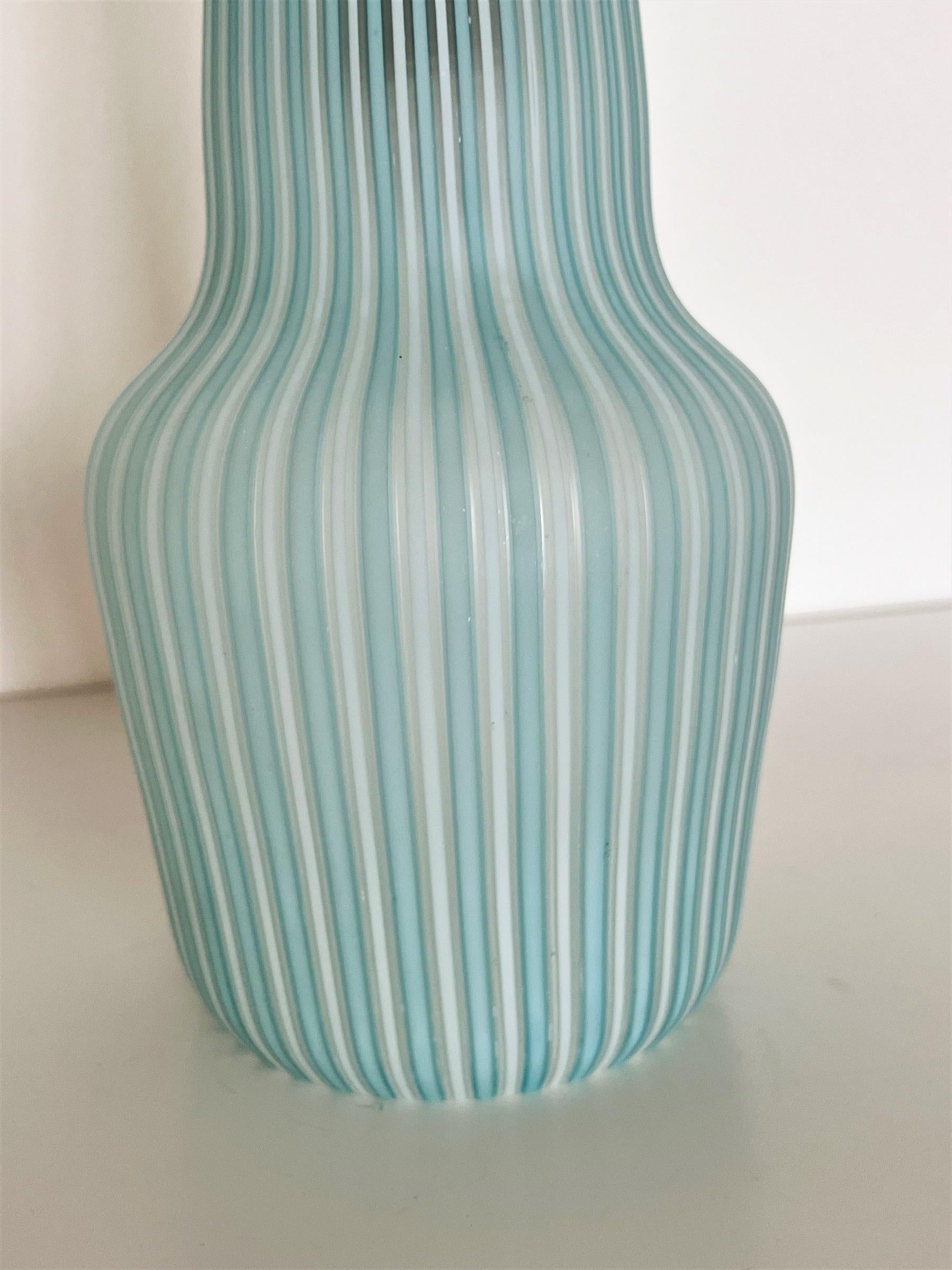 Italienische Mid-Century-Pendelleuchte aus gestreiftem Glas und Messing von Venini, 1960er Jahre im Angebot 6