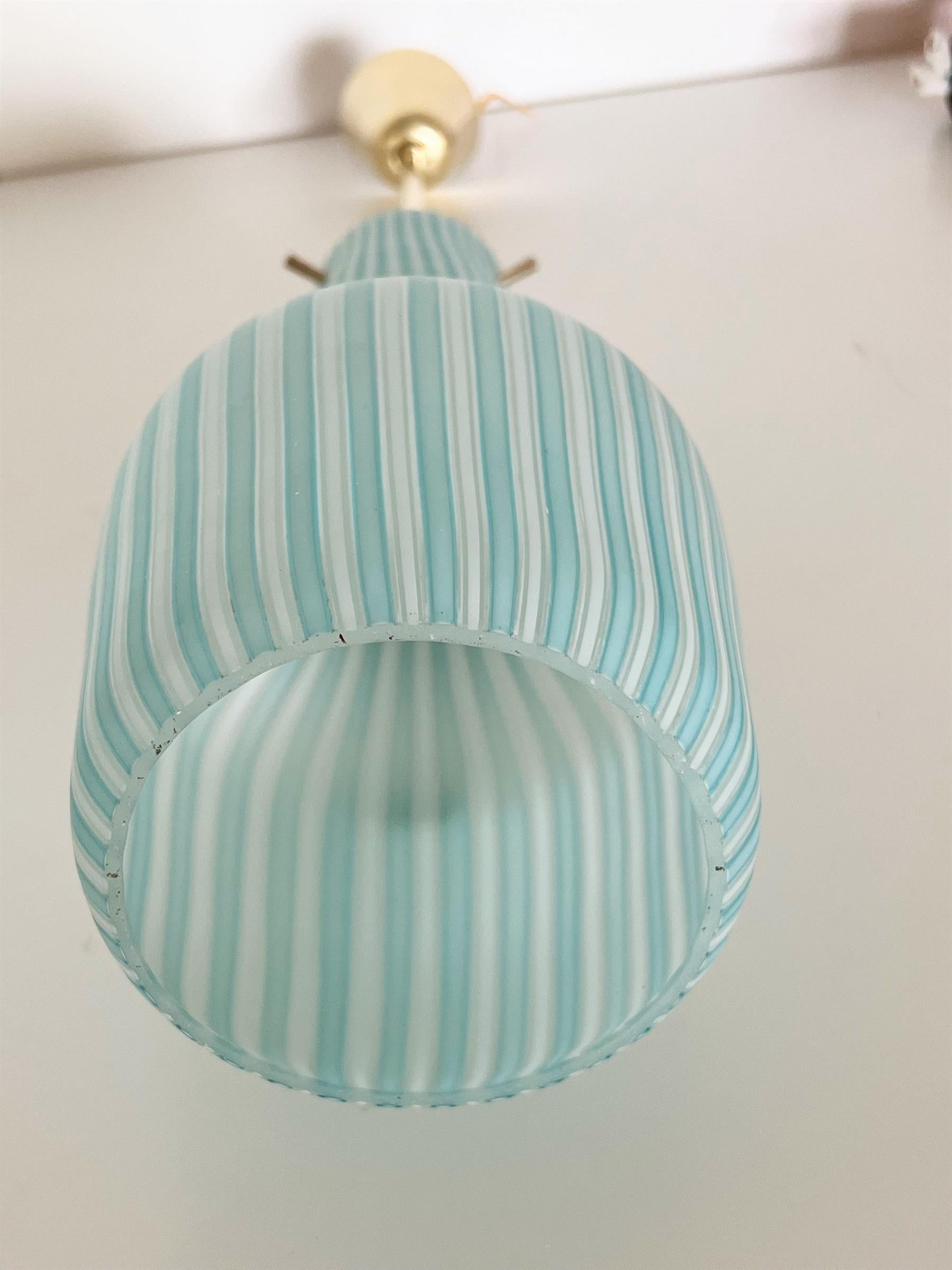 Italienische Mid-Century-Pendelleuchte aus gestreiftem Glas und Messing von Venini, 1960er Jahre im Angebot 8