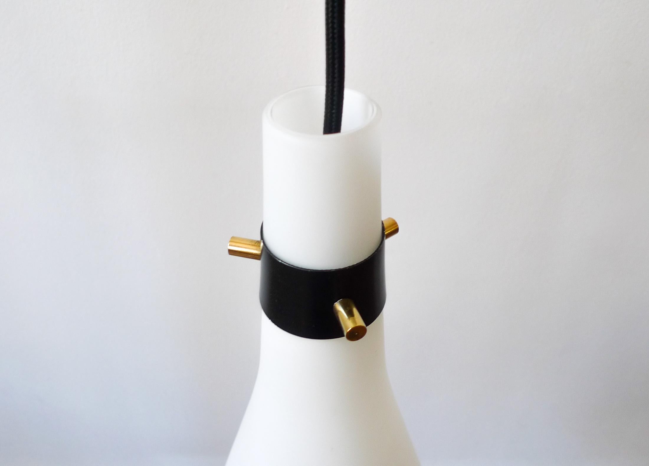 Mid-Century Modern Italian Mid-Century Pendant Light Attributed to Bruno Gatta fo Stilnovo, c.1950s For Sale