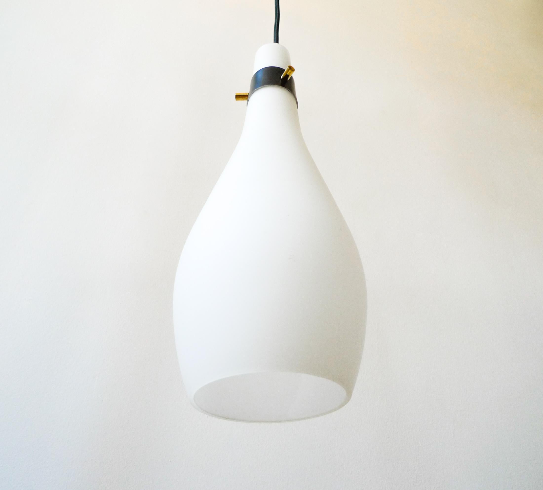 20th Century Italian Mid-Century Pendant Light Attributed to Bruno Gatta fo Stilnovo, c.1950s For Sale