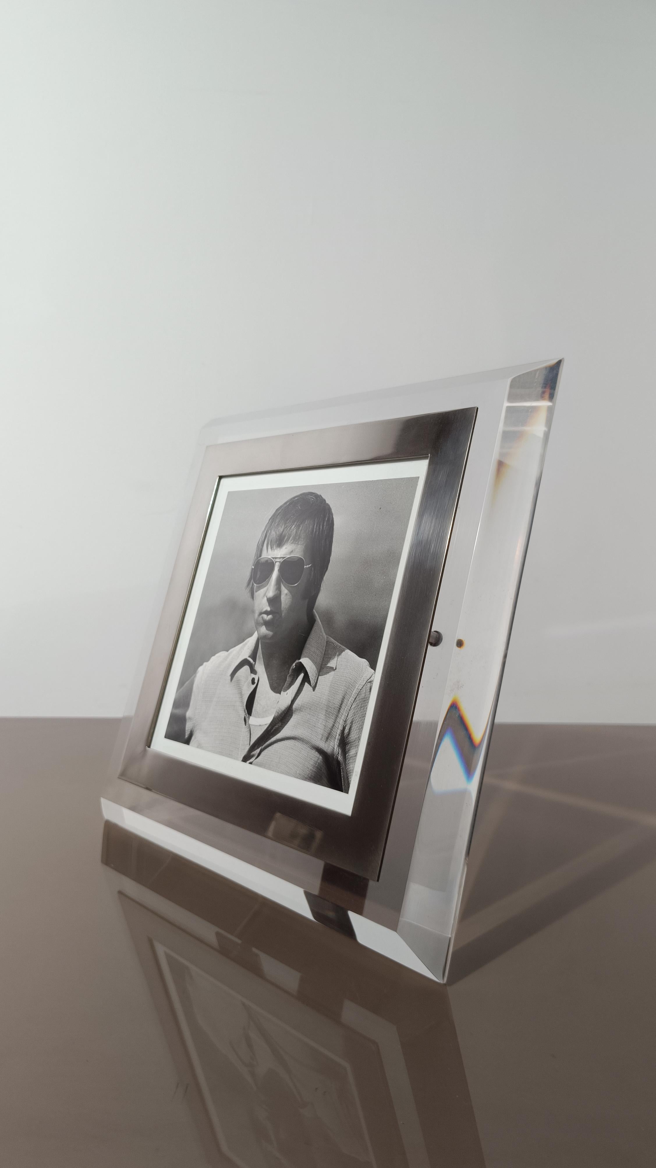 Italienischer Mid-Century-Bilderrahmen aus Lucite / Acrylglas und Chrom, 1970er Jahre im Angebot 5