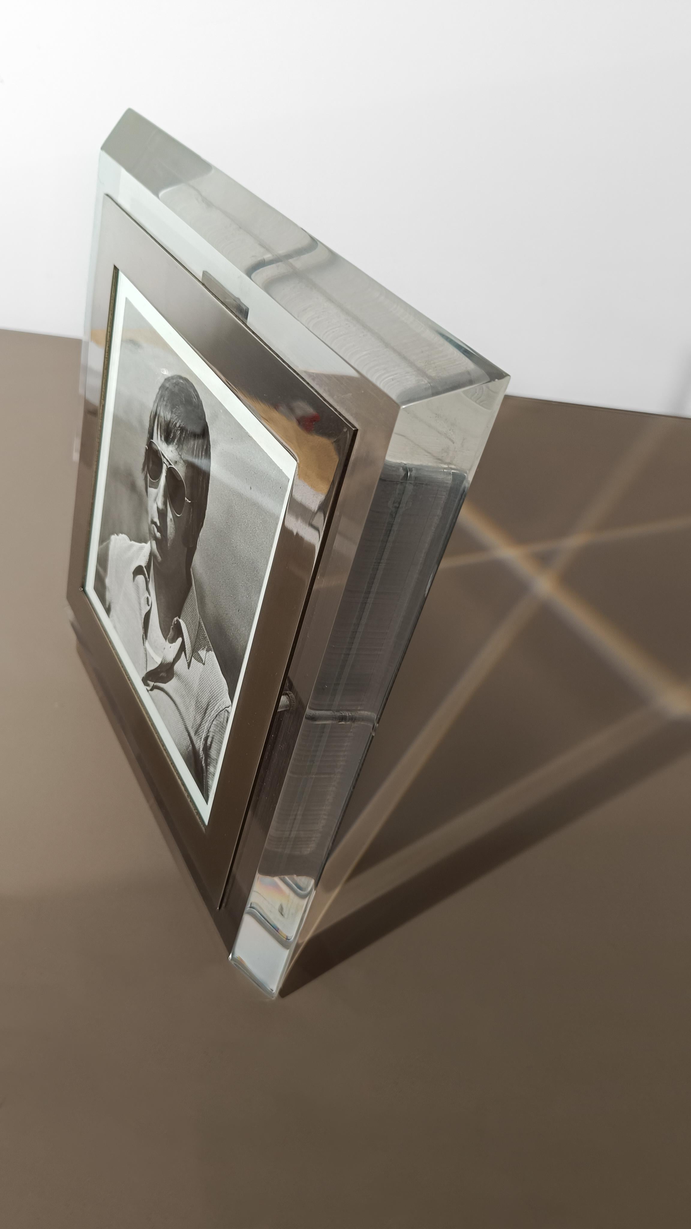 Italienischer Mid-Century-Bilderrahmen aus Lucite / Acrylglas und Chrom, 1970er Jahre im Angebot 8