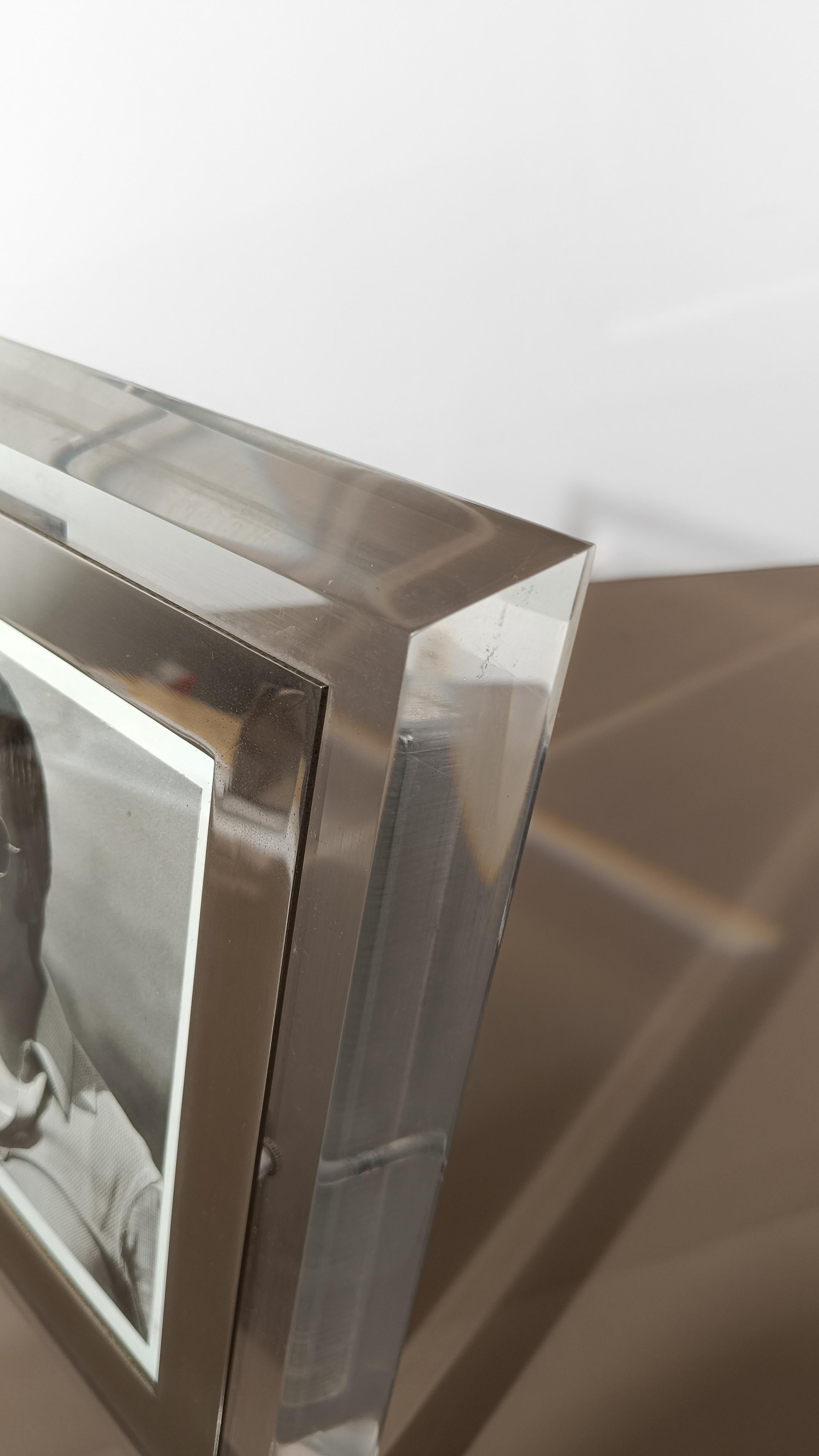Italienischer Mid-Century-Bilderrahmen aus Lucite / Acrylglas und Chrom, 1970er Jahre im Angebot 9