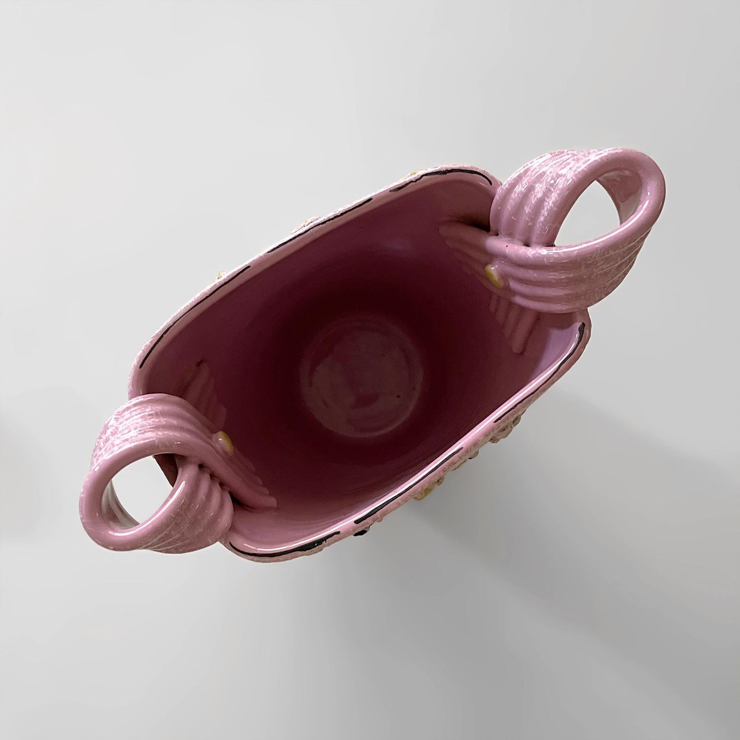 Italienische Mitte des Jahrhunderts Rosa Keramik geprägte Blumen Vase im Angebot 3