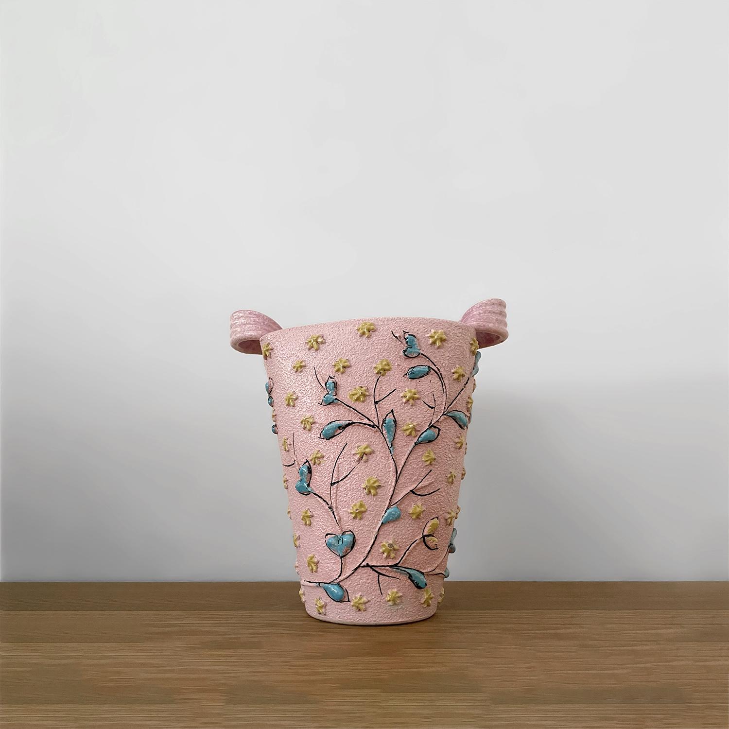 Italienische Mitte des Jahrhunderts Rosa Keramik geprägte Blumen Vase im Angebot 4